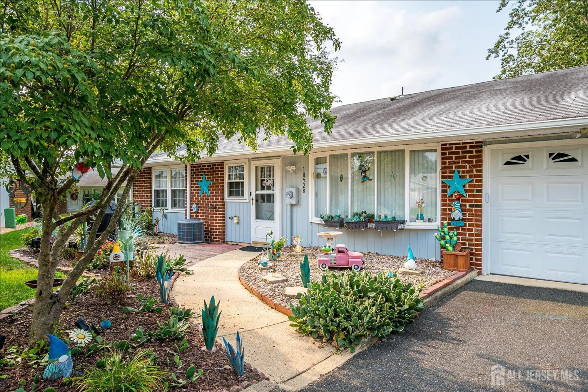 Property Slideshow image 6 of 37 | 1052 shetland dr b, Lakewood, NJ, 08701