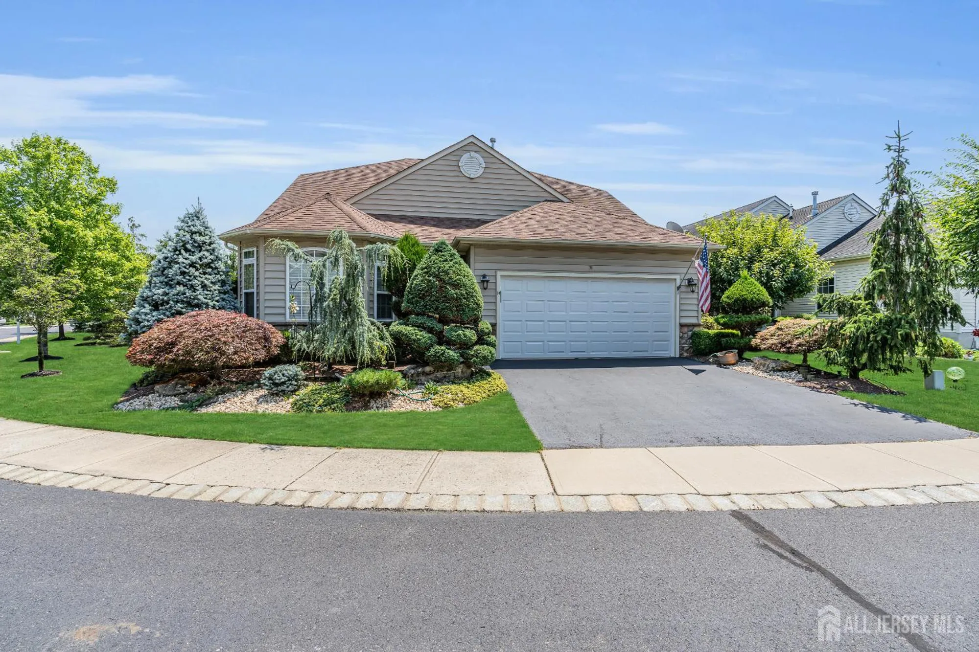 Property Slideshow image 1 of 39 | 30 merlot ct, Monroe, NJ, 08831