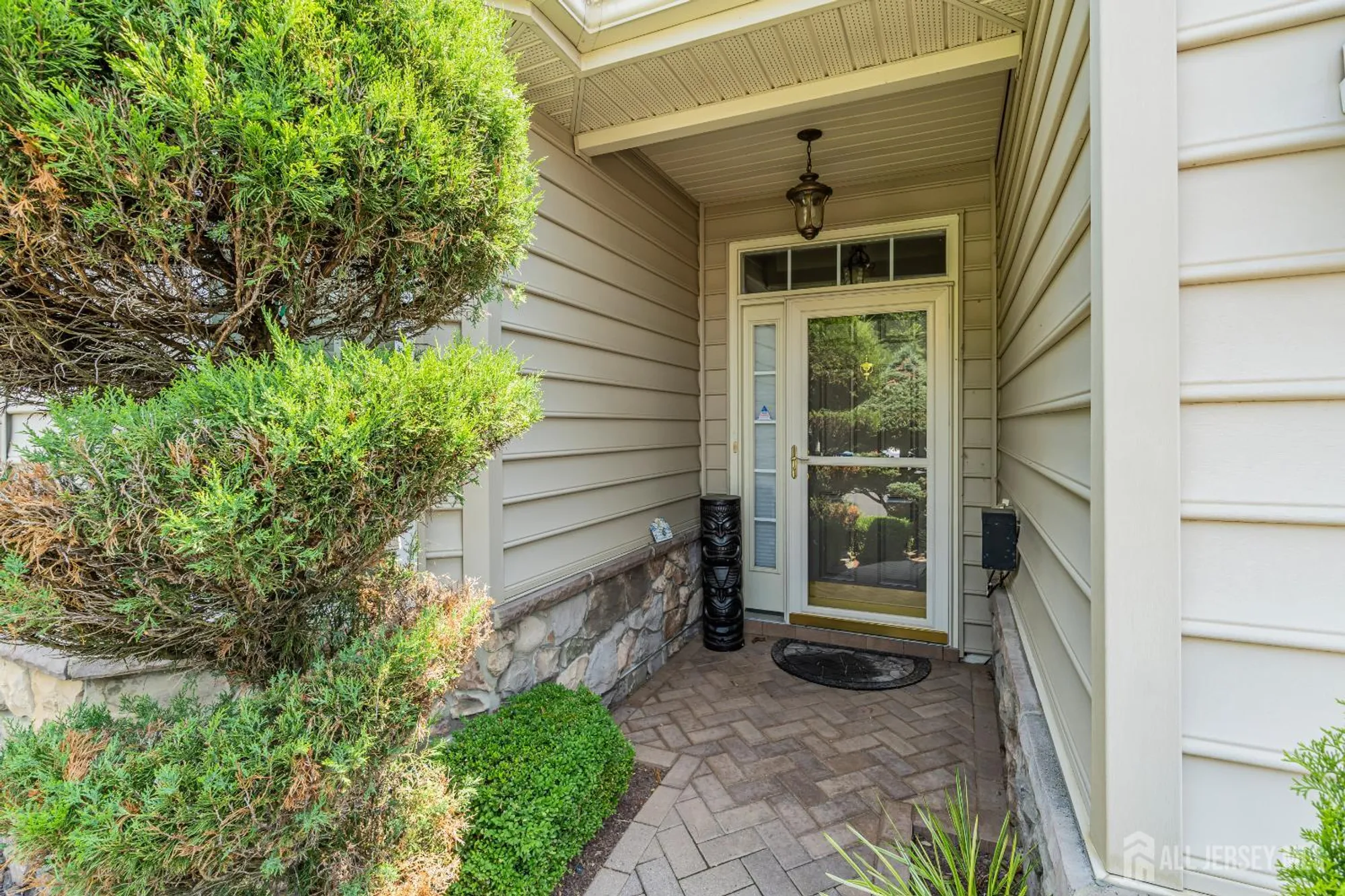 Property Slideshow image 4 of 39 | 30 merlot ct, Monroe, NJ, 08831