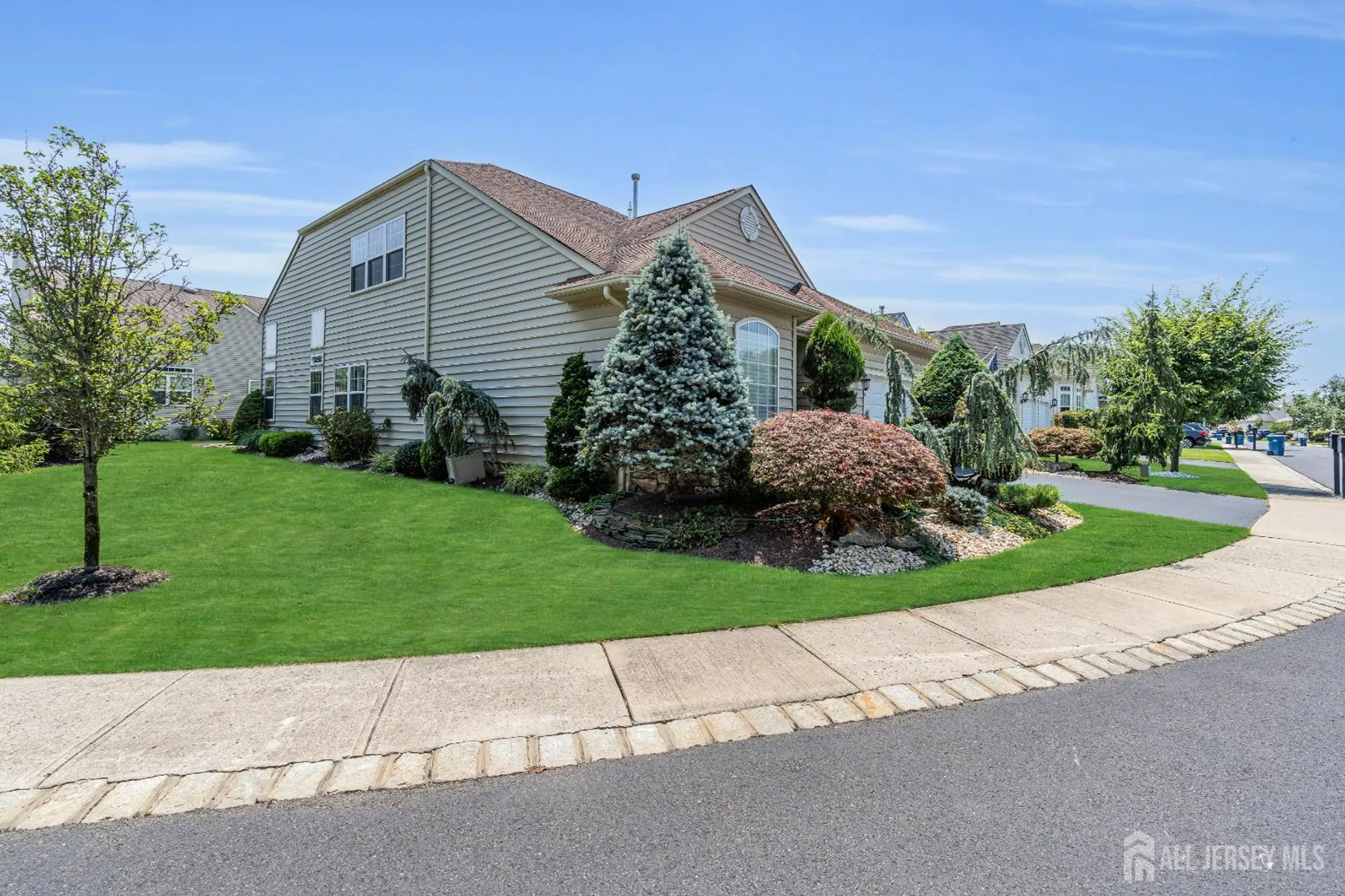 Property Slideshow image 3 of 39 | 30 merlot ct, Monroe, NJ, 08831