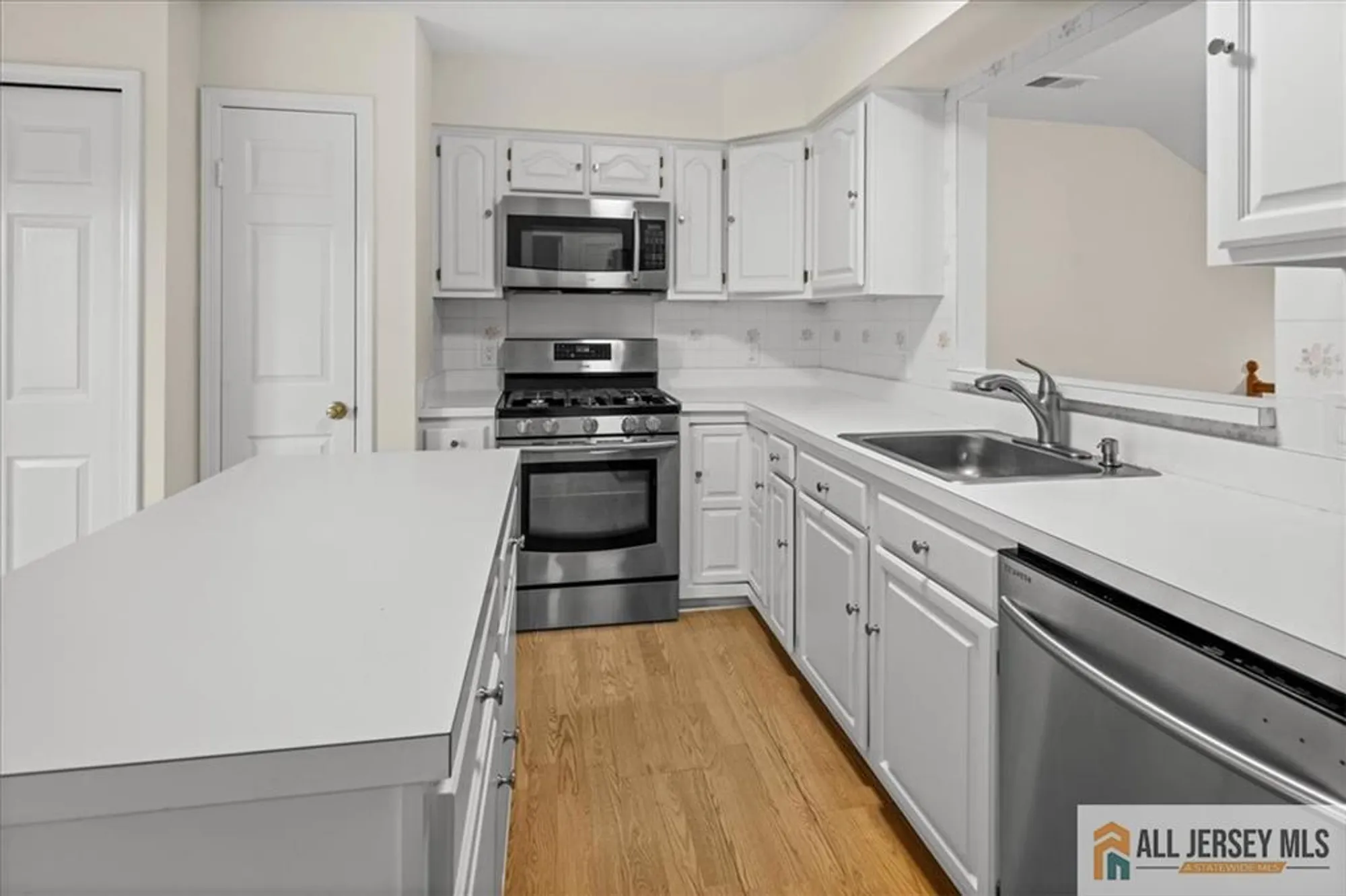 Property Slideshow image 12 of 56 | 90 winthrop rd # 90h, Monroe, NJ, 08831