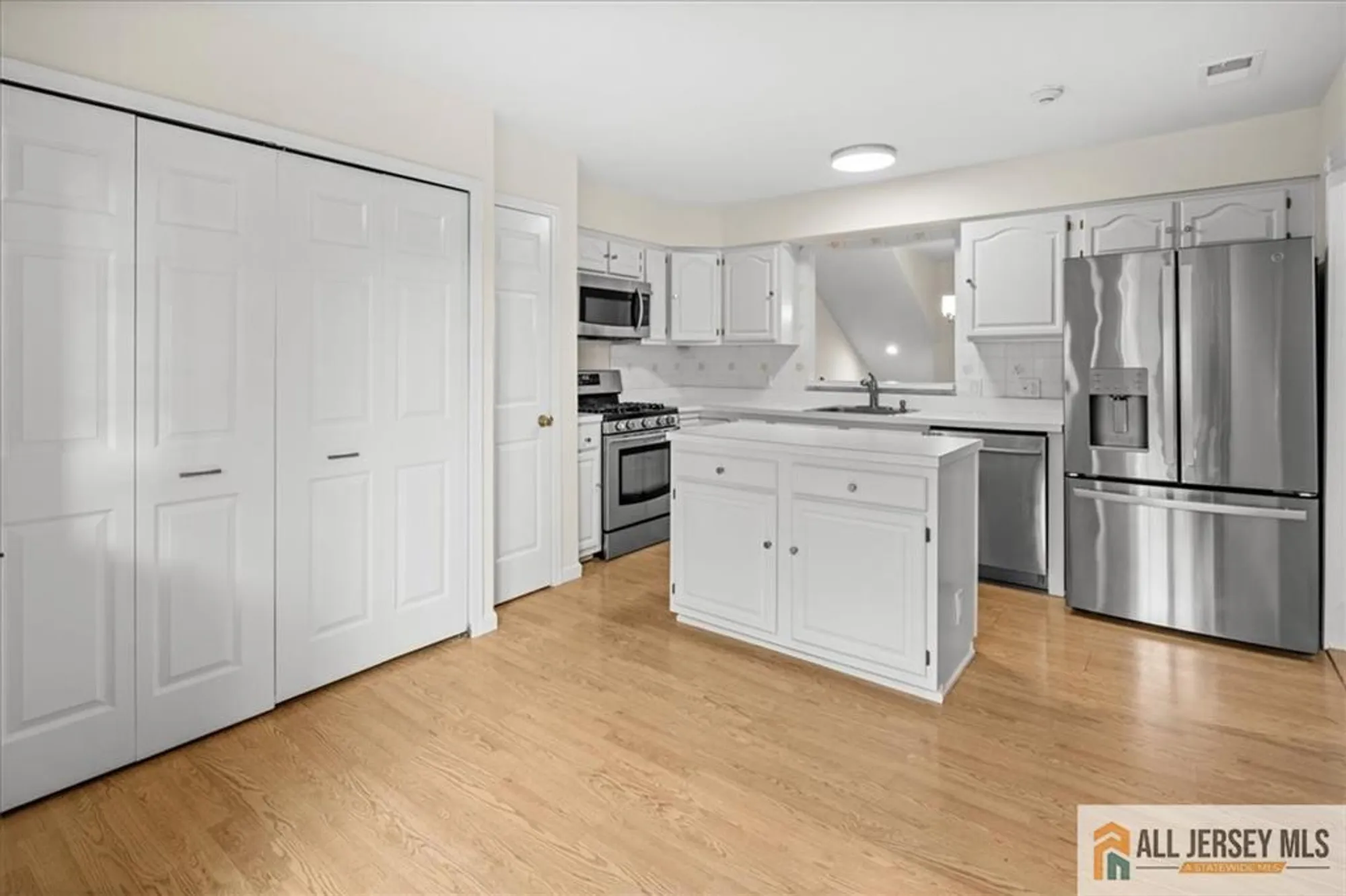 Property Slideshow image 13 of 56 | 90 winthrop rd # 90h, Monroe, NJ, 08831