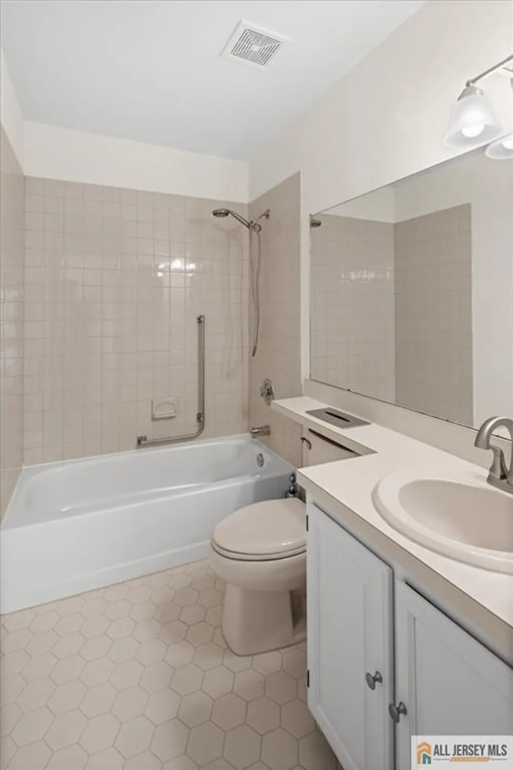 Property Slideshow image 27 of 56 | 90 winthrop rd # 90h, Monroe, NJ, 08831