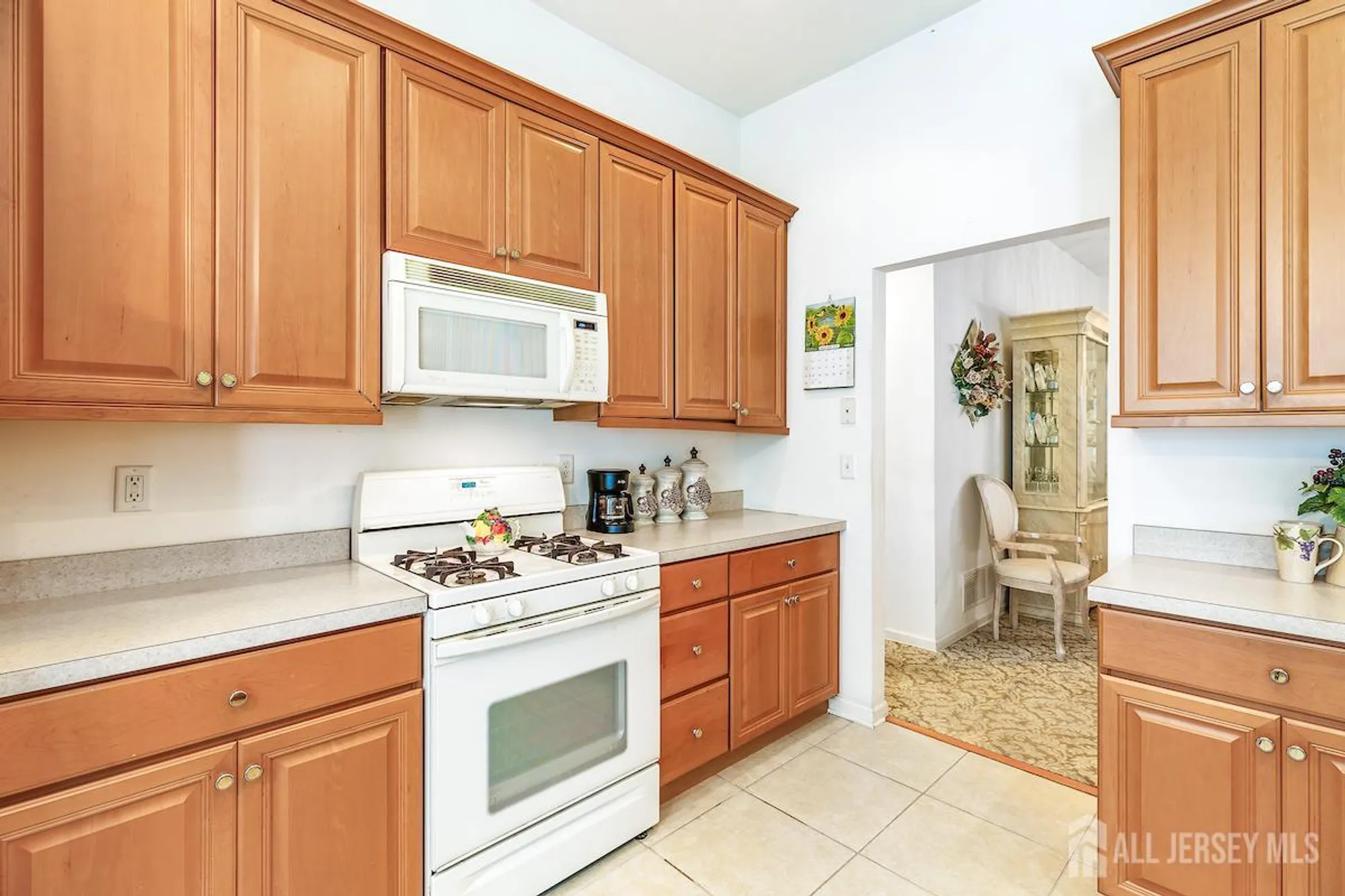 Property Slideshow image 16 of 29 | 4 prusakowski blvd, Parlin, NJ, 08859