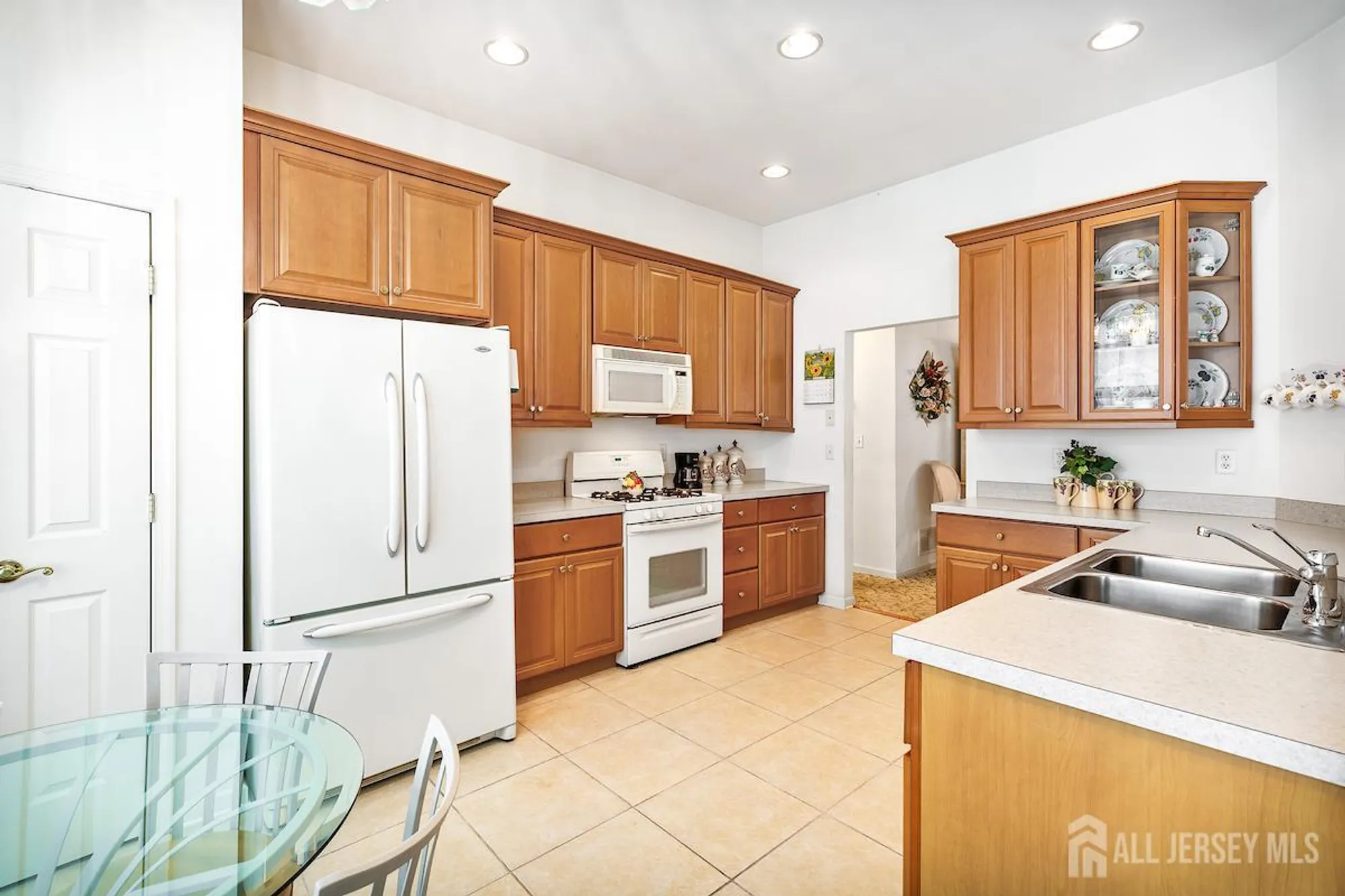Property Slideshow image 14 of 29 | 4 prusakowski blvd, Parlin, NJ, 08859
