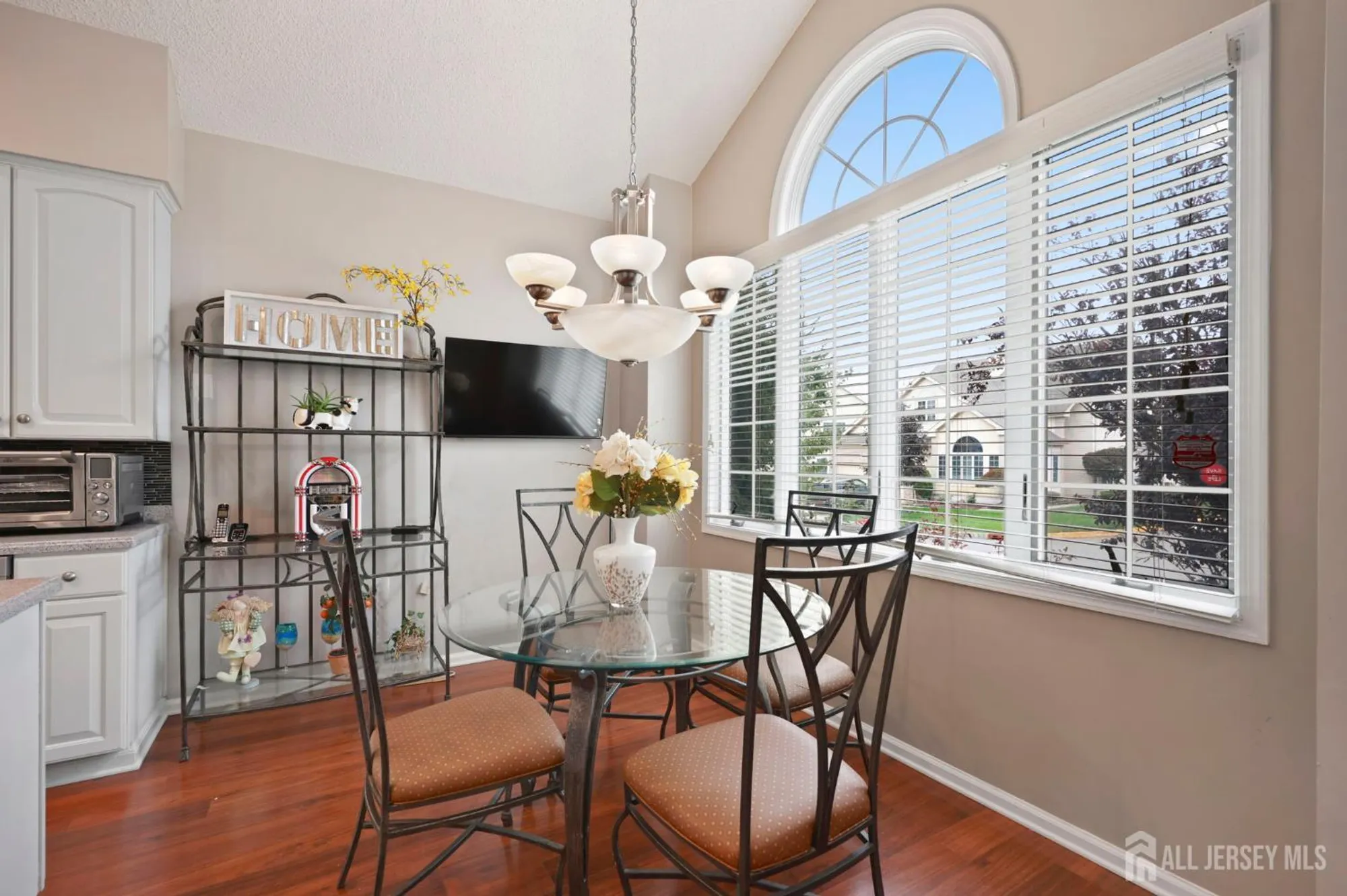 Property Slideshow image 10 of 40 | 18 halifax dr, Monroe, NJ, 08831