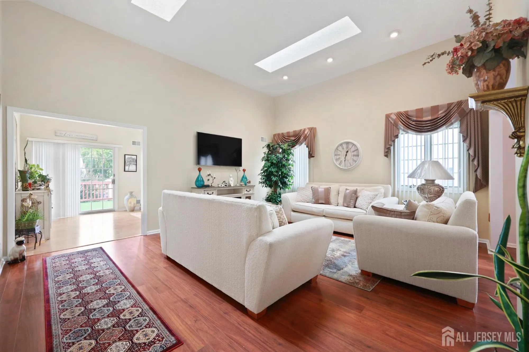 Property Slideshow image 18 of 40 | 18 halifax dr, Monroe, NJ, 08831