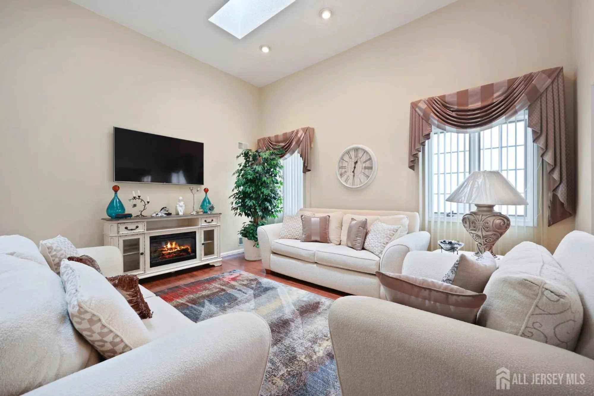 Property Slideshow image 17 of 40 | 18 halifax dr, Monroe, NJ, 08831