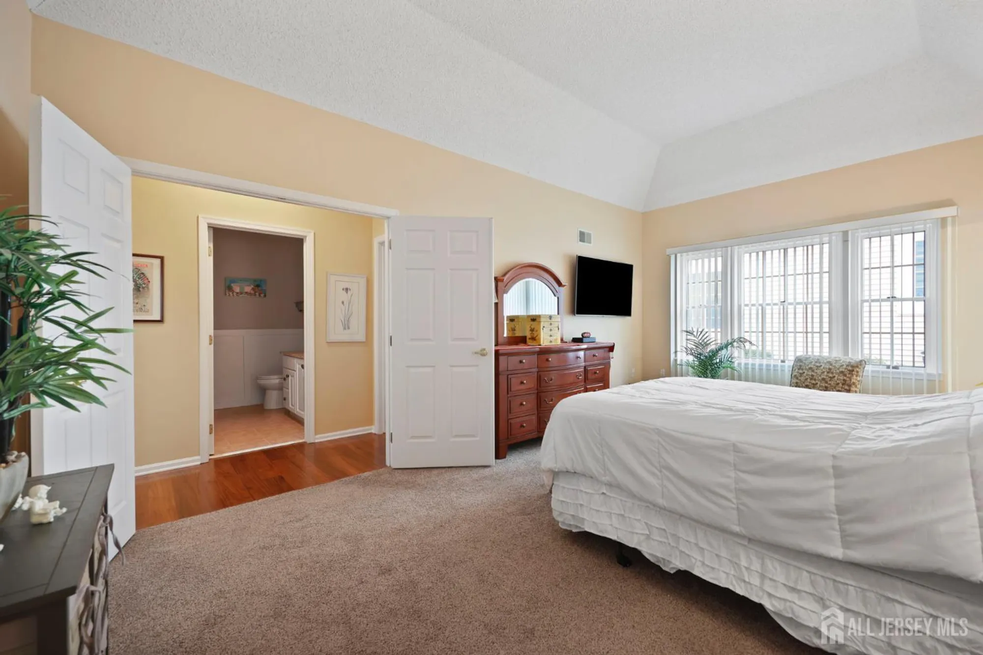 Property Slideshow image 26 of 40 | 18 halifax dr, Monroe, NJ, 08831