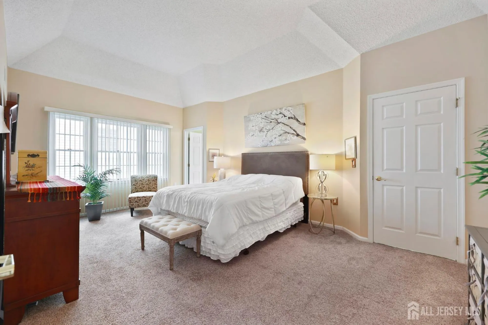 Property Slideshow image 25 of 40 | 18 halifax dr, Monroe, NJ, 08831
