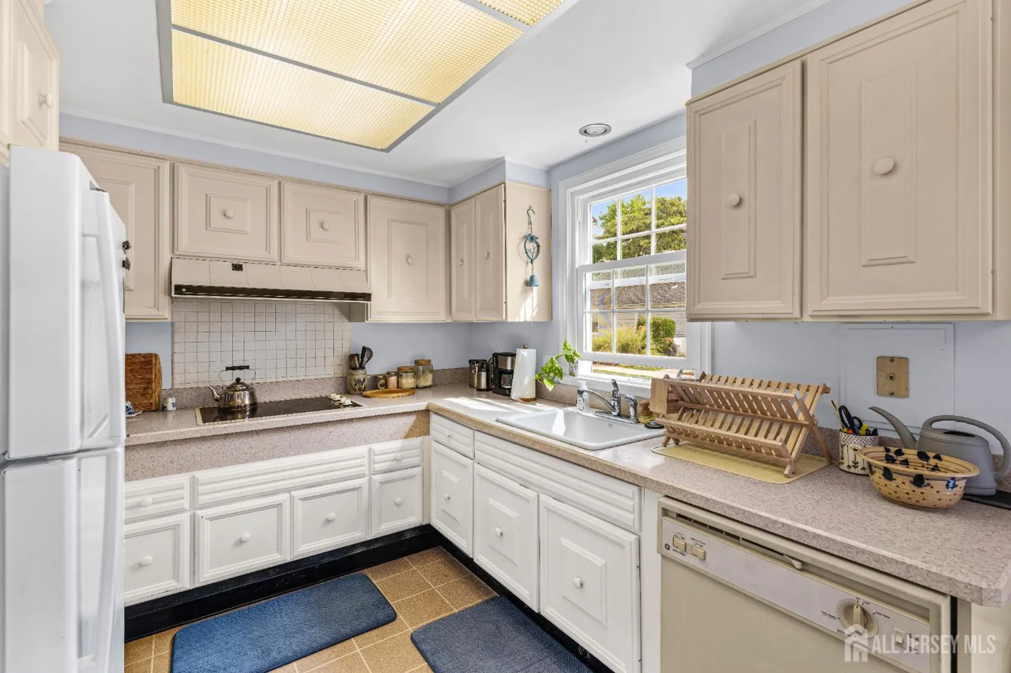 Property Slideshow image 10 of 22 | 18 rossmoor dr c, Monroe, NJ, 08831