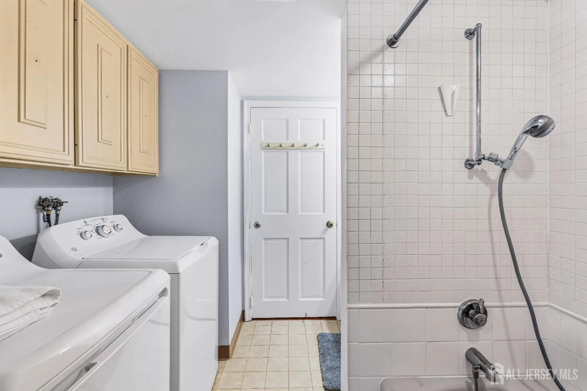 Property Slideshow image 16 of 22 | 18 rossmoor dr c, Monroe, NJ, 08831