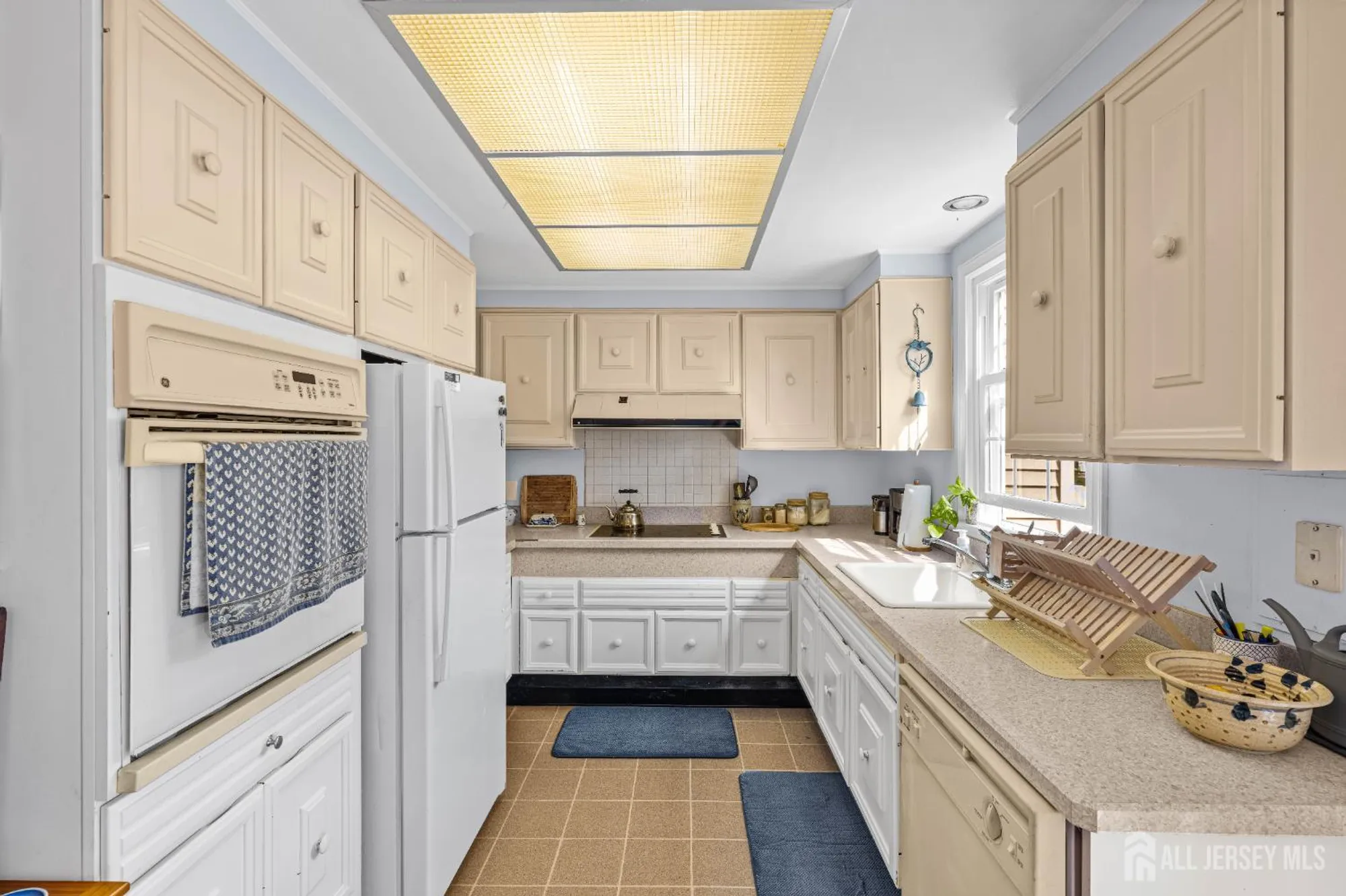 Property Slideshow image 8 of 22 | 18 rossmoor dr c, Monroe, NJ, 08831