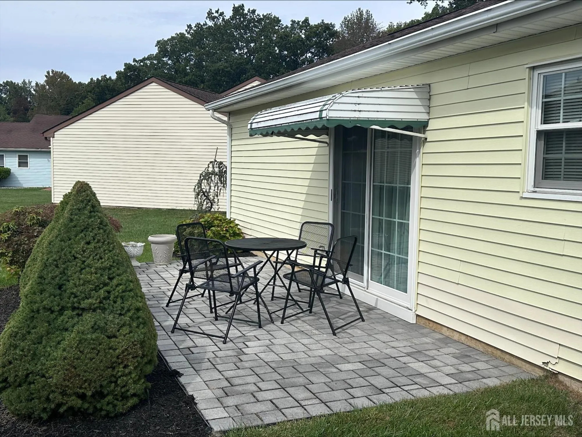 Property Slideshow image 30 of 38 | 17 ivy ridge close, Freehold, NJ, 07728