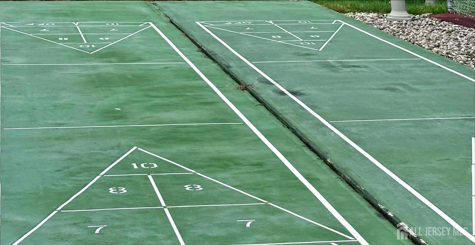 Property Slideshow image 34 of 38 | 17 ivy ridge close, Freehold, NJ, 07728