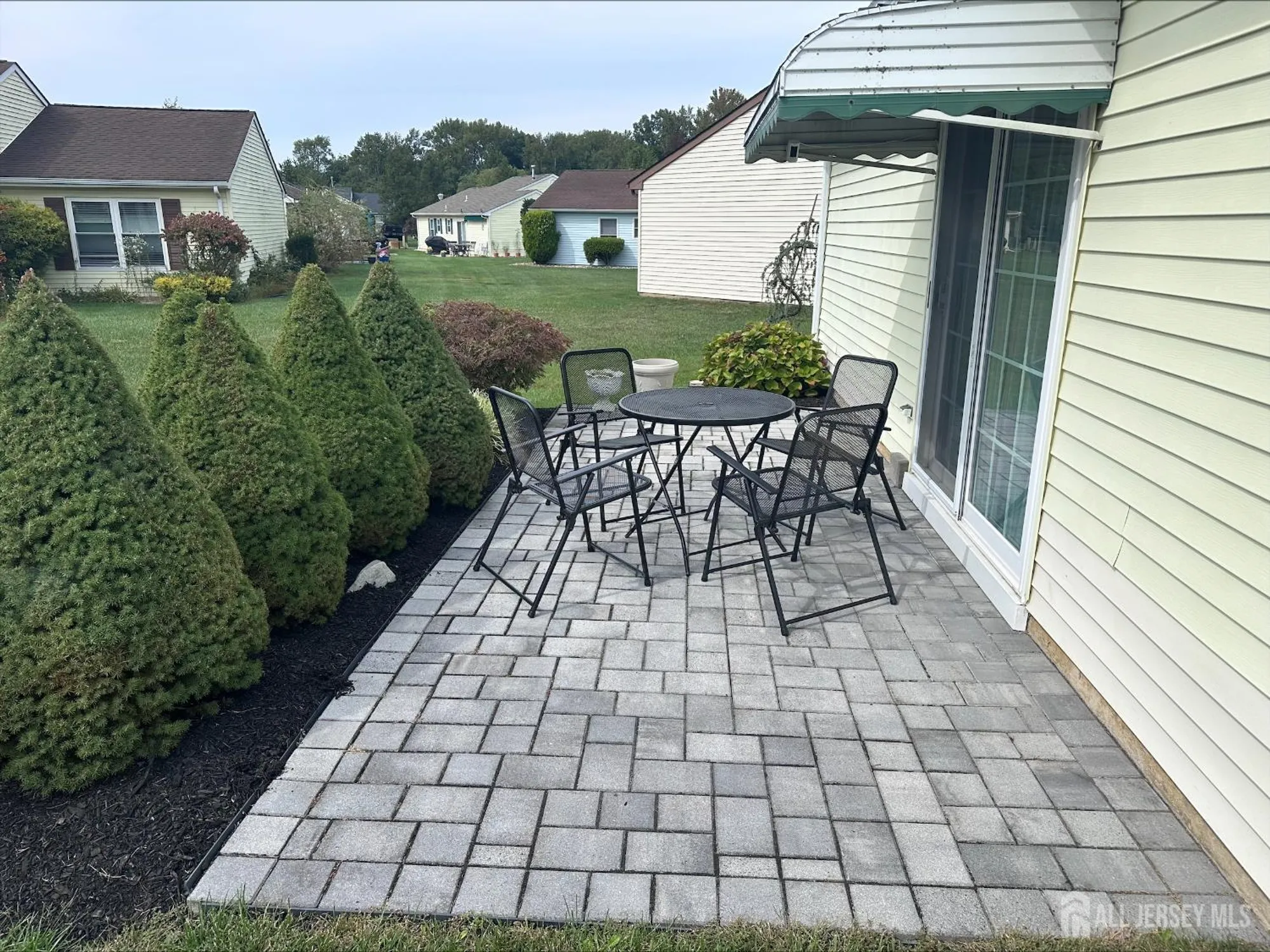 Property Slideshow image 32 of 38 | 17 ivy ridge close, Freehold, NJ, 07728