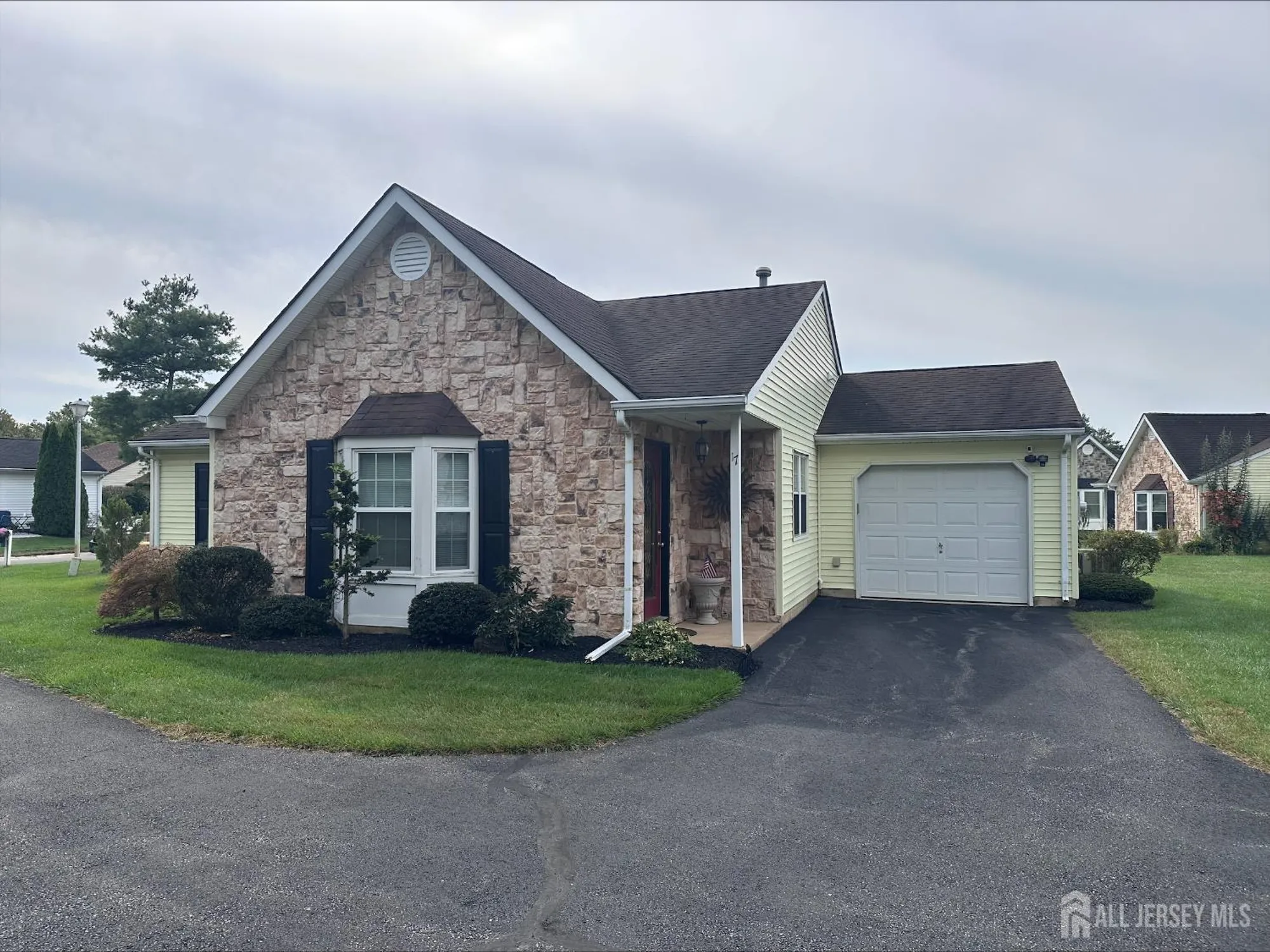 Property Slideshow image 2 of 38 | 17 ivy ridge close, Freehold, NJ, 07728