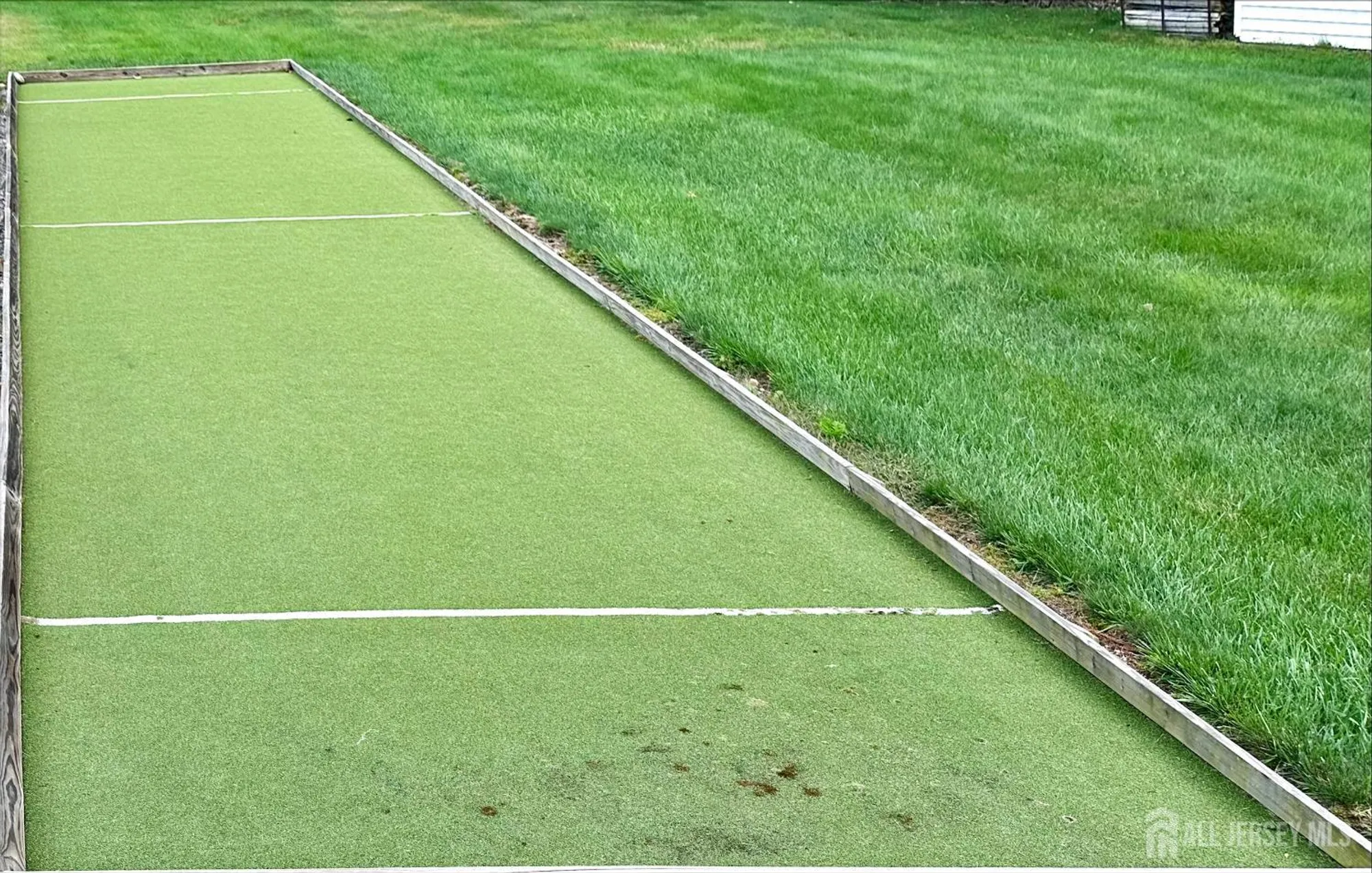 Property Slideshow image 35 of 38 | 17 ivy ridge close, Freehold, NJ, 07728