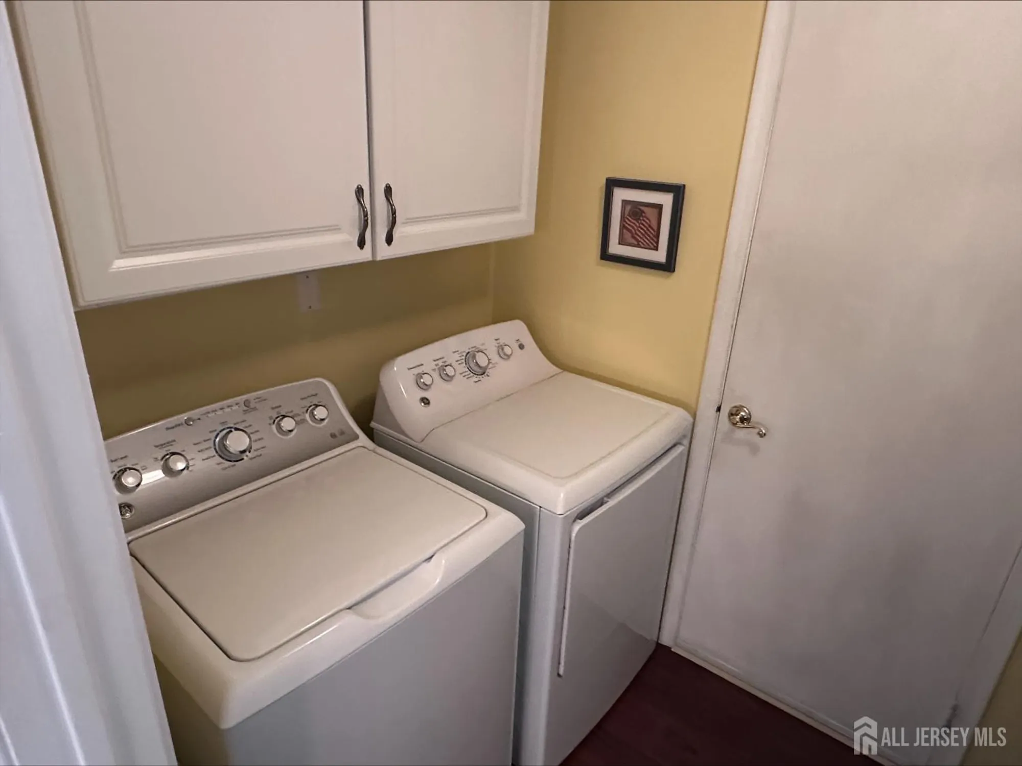 Property Slideshow image 28 of 38 | 17 ivy ridge close, Freehold, NJ, 07728