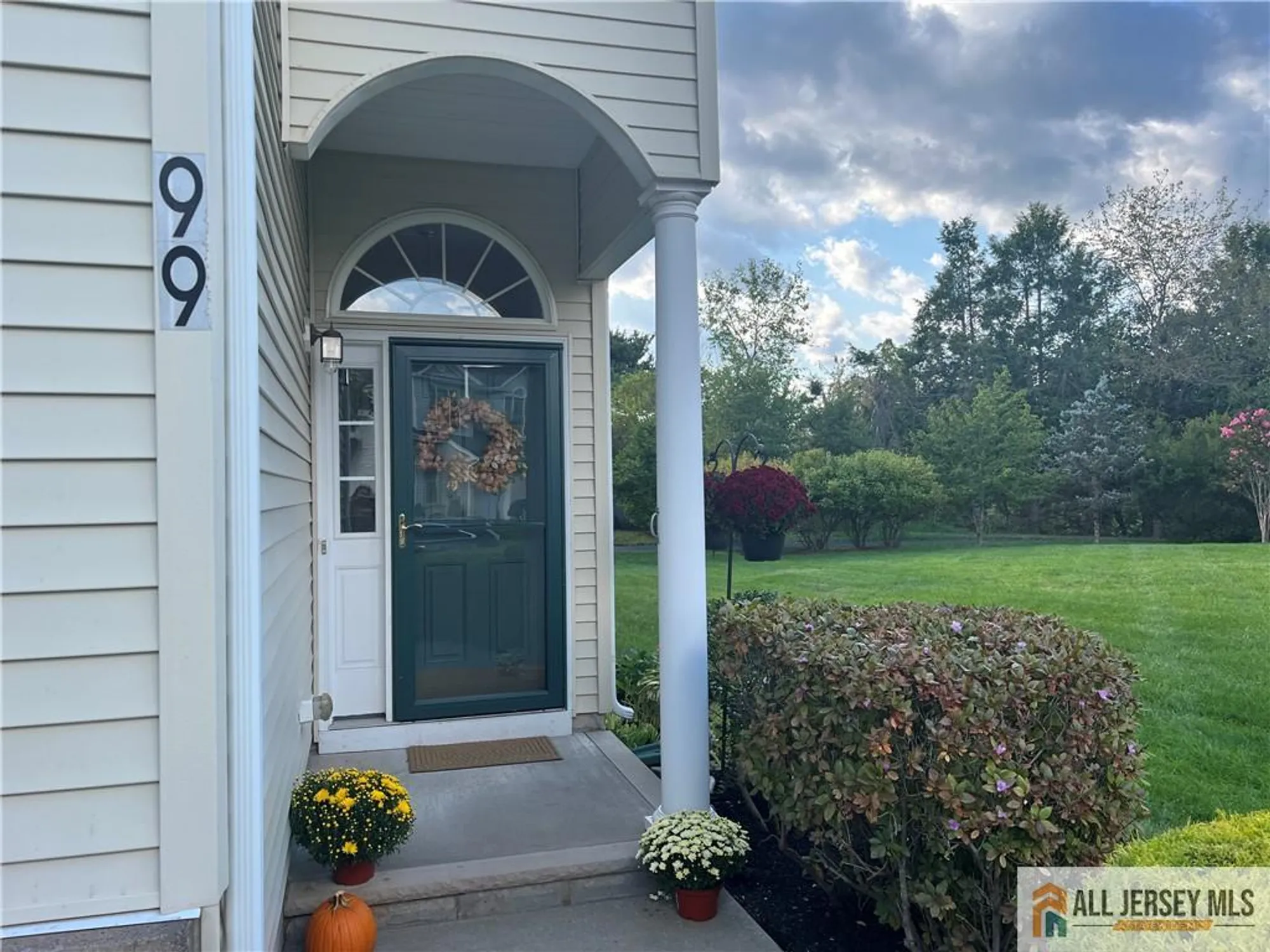 Property Slideshow image 2 of 18 | 99 saratoga ct, Somerset, NJ, 08873