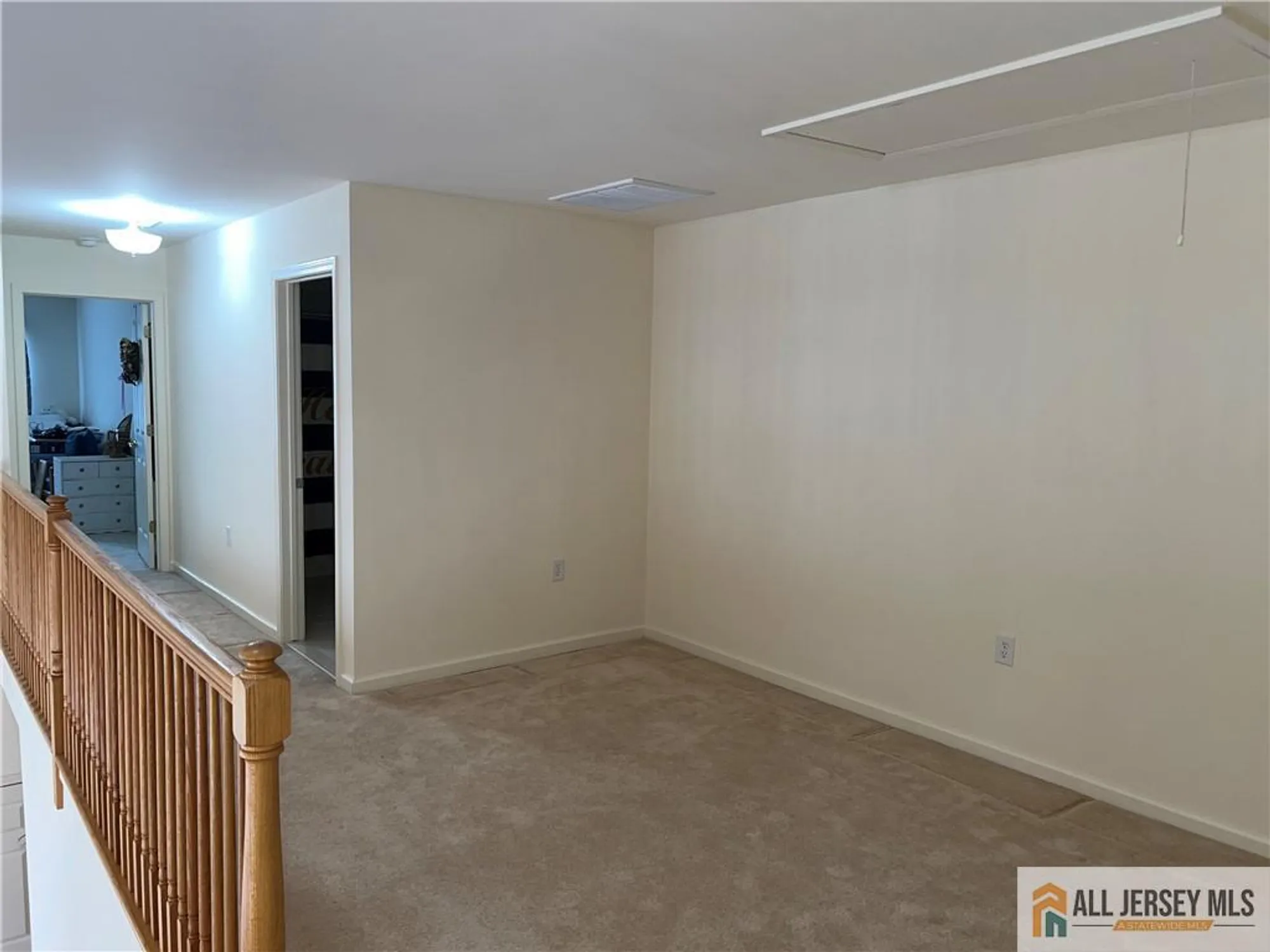 Property Slideshow image 13 of 18 | 99 saratoga ct, Somerset, NJ, 08873