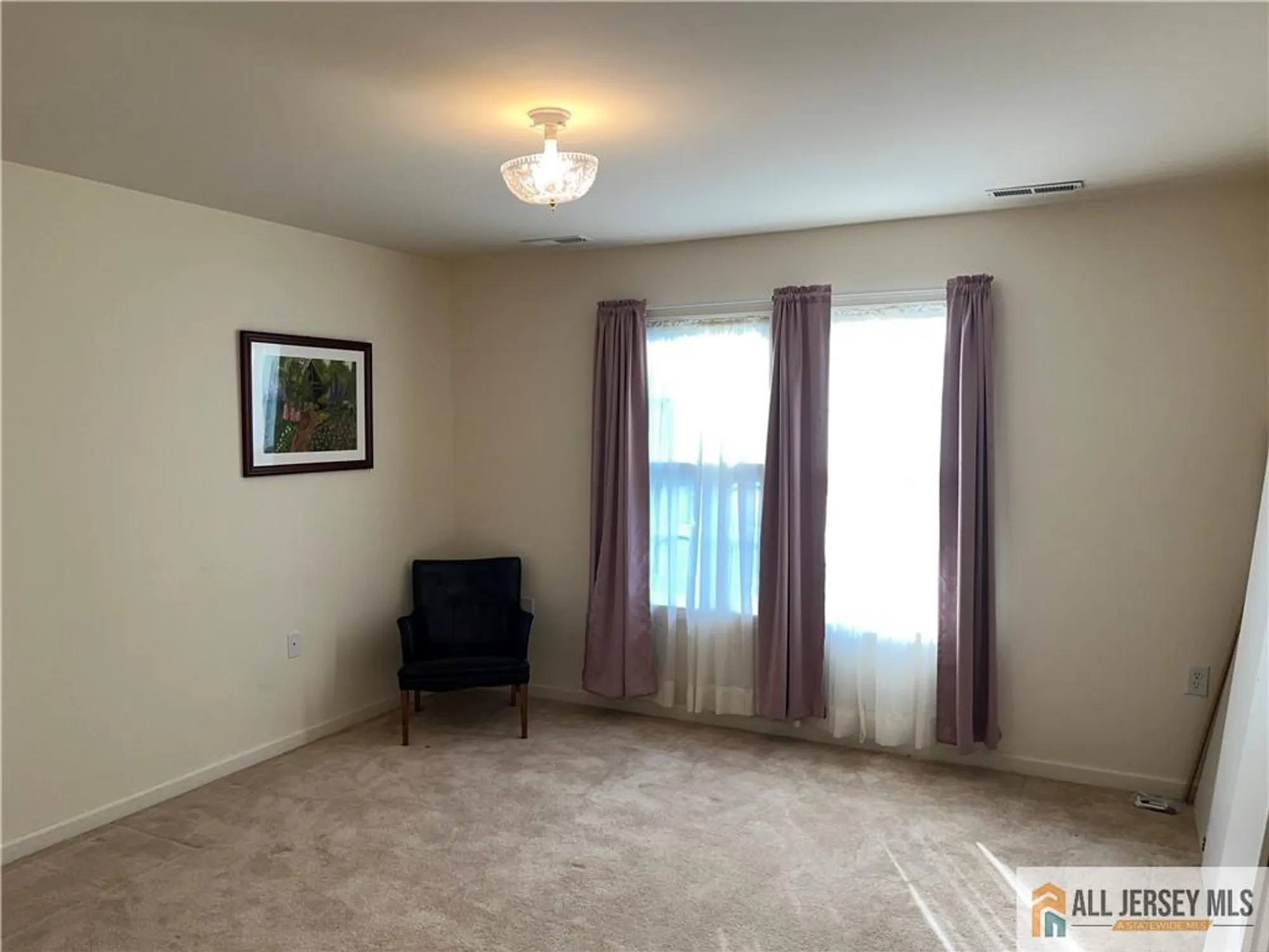 Property Slideshow image 12 of 18 | 99 saratoga ct, Somerset, NJ, 08873