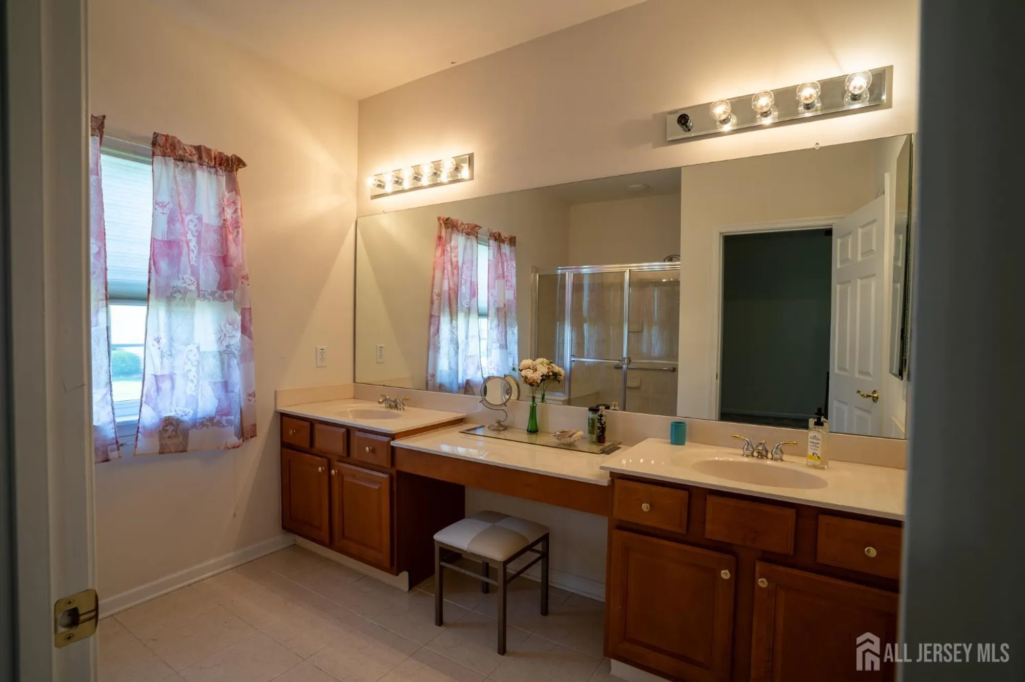 Property Slideshow image 15 of 44 | 186 valencia dr, Monroe, NJ, 08831