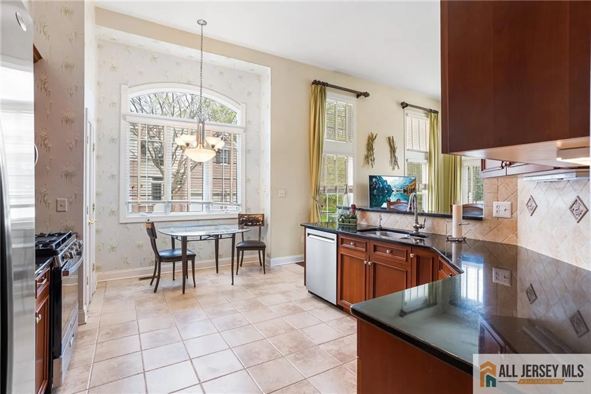 Property Slideshow image 18 of 42 | 34 schindler ct # 17, Lawrence, NJ, 08648