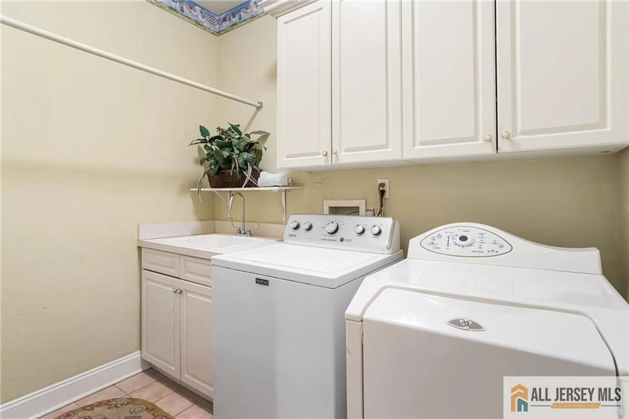 Property Slideshow image 32 of 42 | 34 schindler ct # 17, Lawrence, NJ, 08648