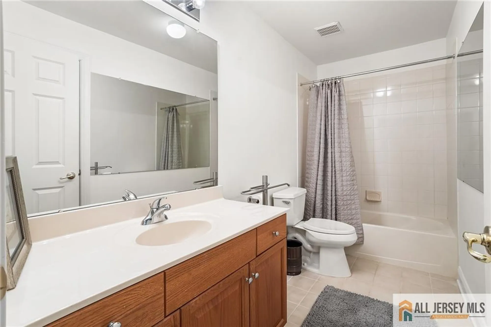Property Slideshow image 38 of 42 | 34 schindler ct # 17, Lawrence, NJ, 08648