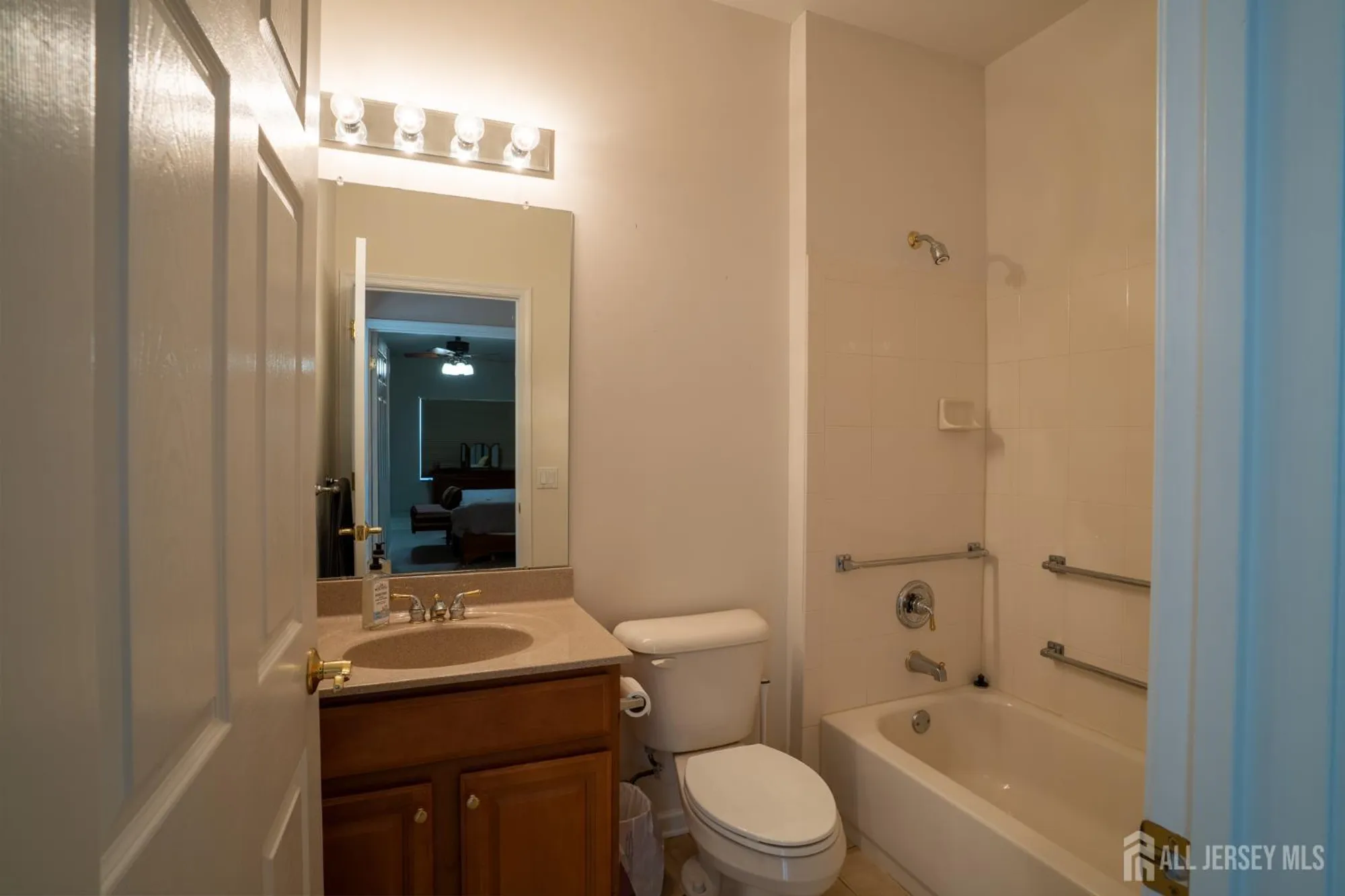 Property Slideshow image 19 of 44 | 186 valencia dr, Monroe, NJ, 08831