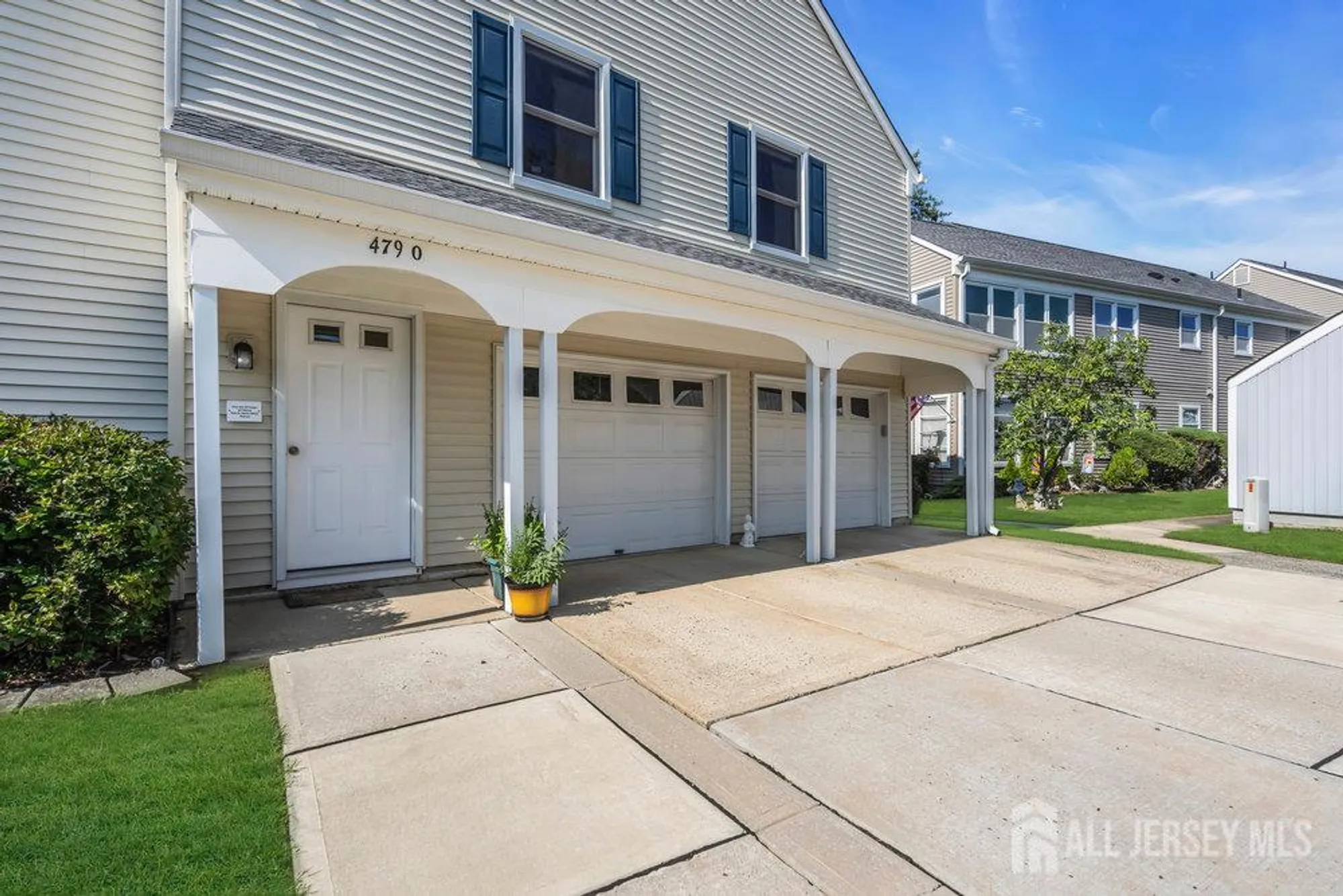 Property Slideshow image 2 of 16 | 479 newport way, Monroe, NJ, 08831