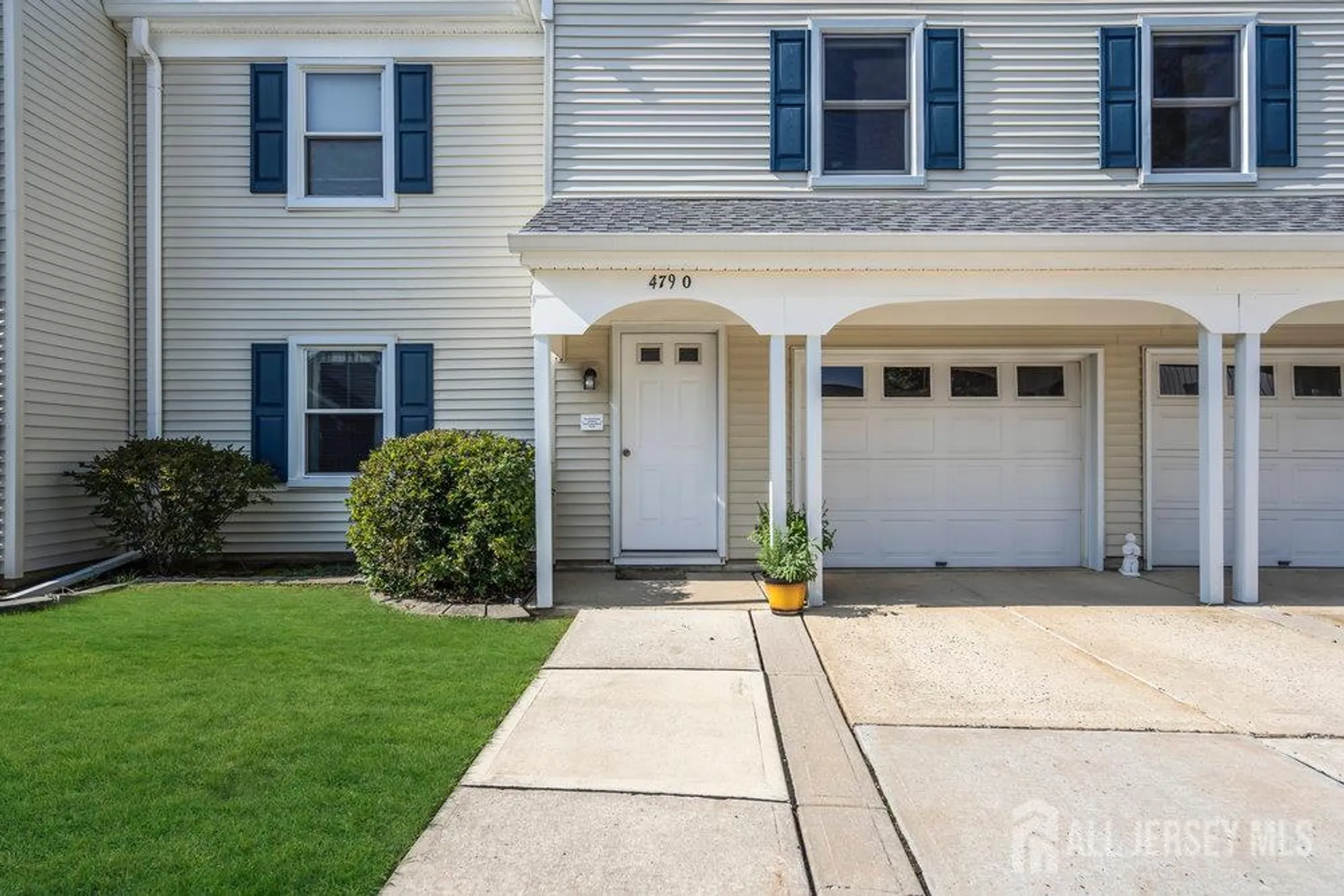 Property Slideshow image 1 of 16 | 479 newport way, Monroe, NJ, 08831