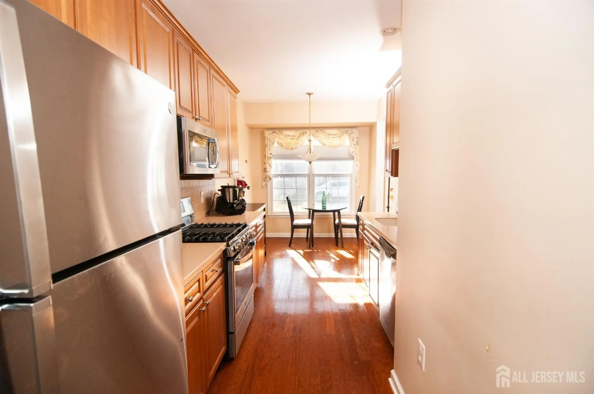 Property Slideshow image 5 of 29 | 12 farrington plz, Somerset, NJ, 08873