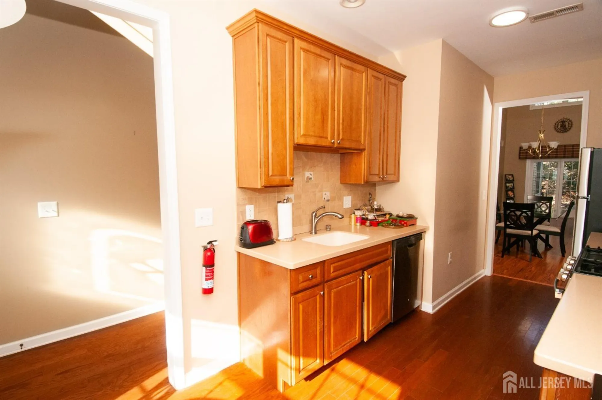 Property Slideshow image 11 of 29 | 12 farrington plz, Somerset, NJ, 08873