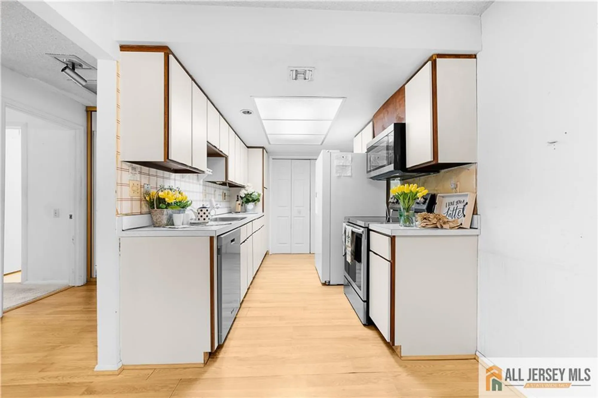 Property Slideshow image 5 of 33 | 40 haddon rd 40b, Monroe, NJ, 08831