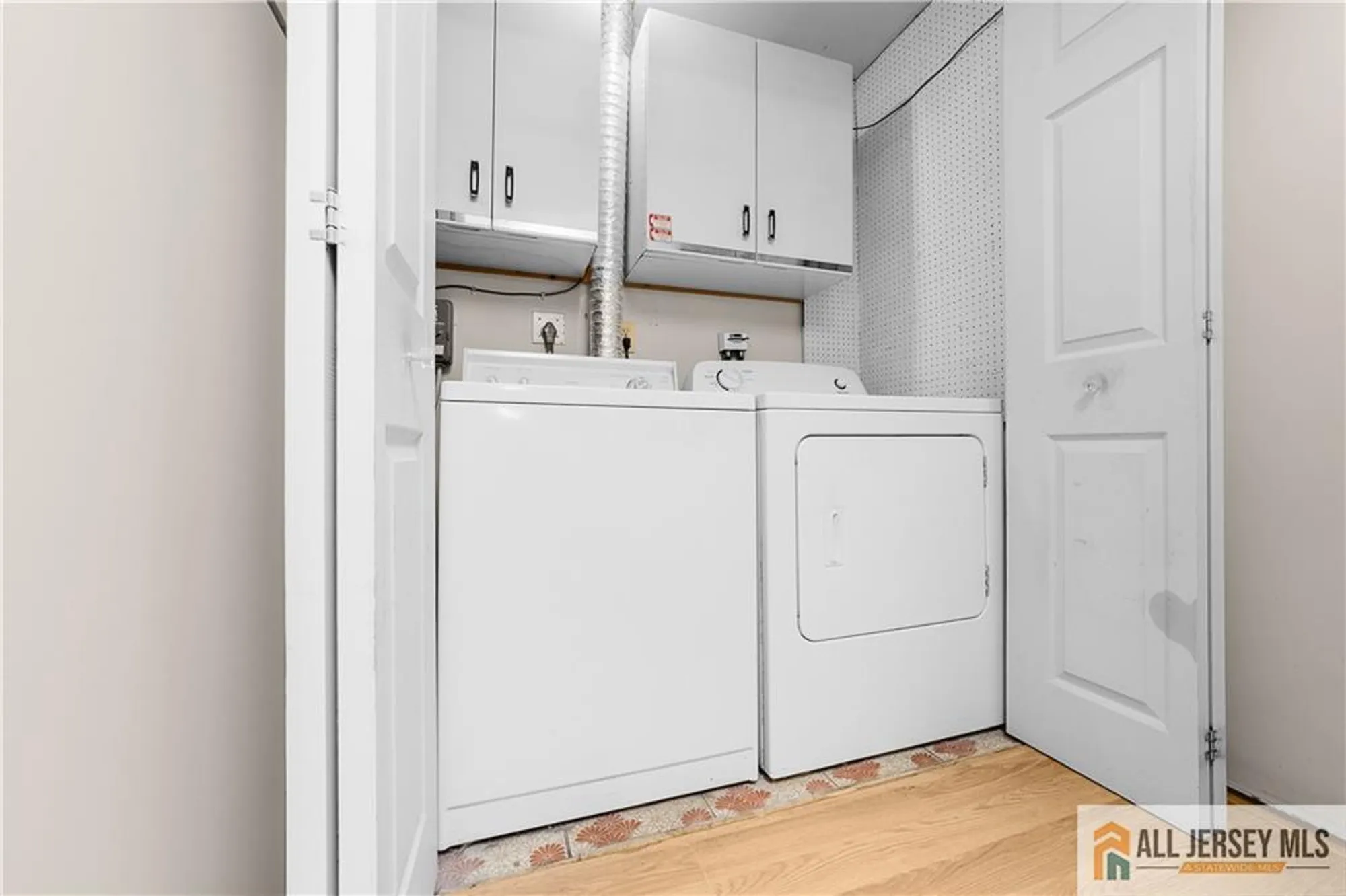 Property Slideshow image 11 of 33 | 40 haddon rd 40b, Monroe, NJ, 08831