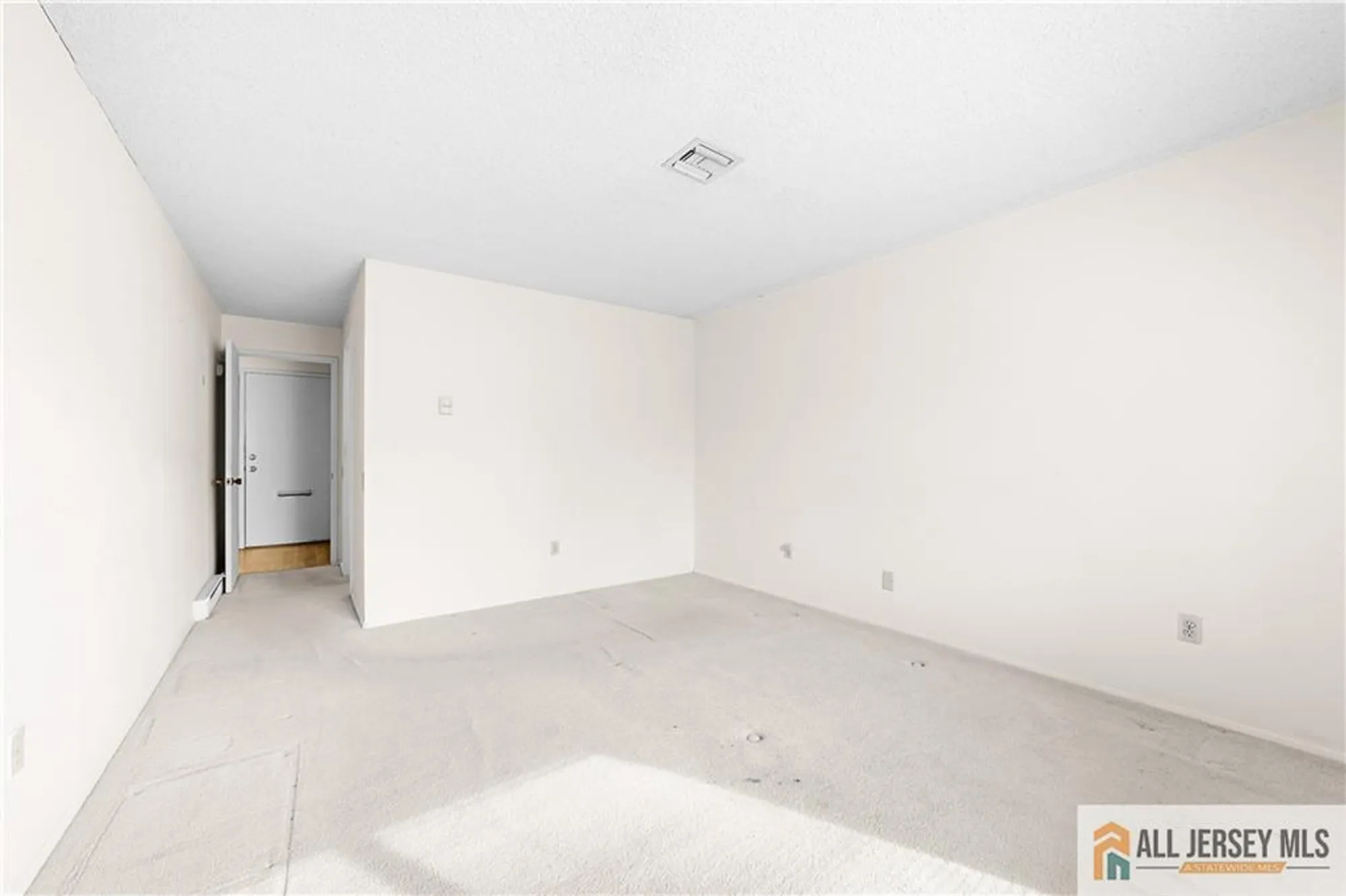 Property Slideshow image 16 of 33 | 40 haddon rd 40b, Monroe, NJ, 08831