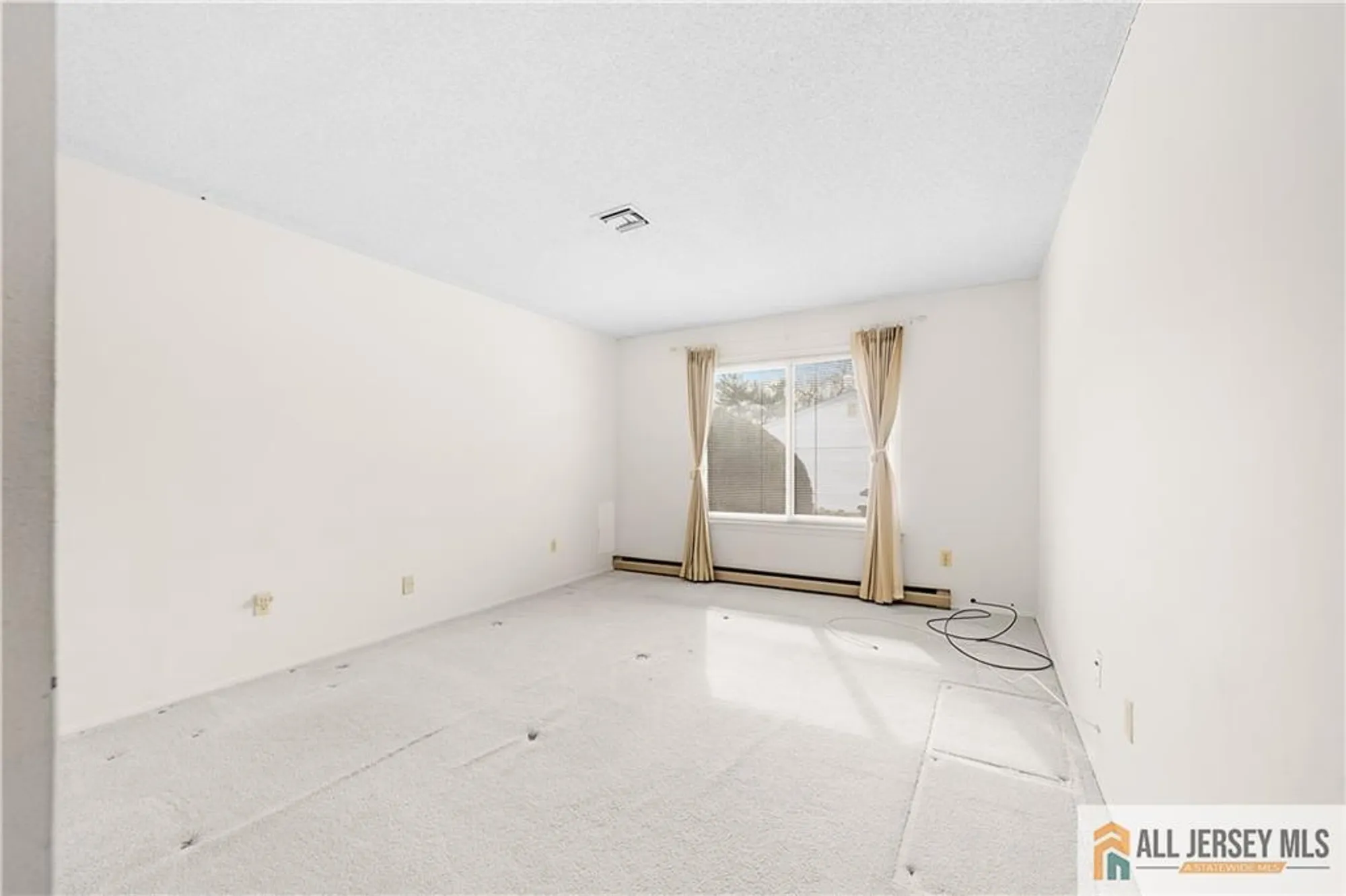 Property Slideshow image 17 of 33 | 40 haddon rd 40b, Monroe, NJ, 08831