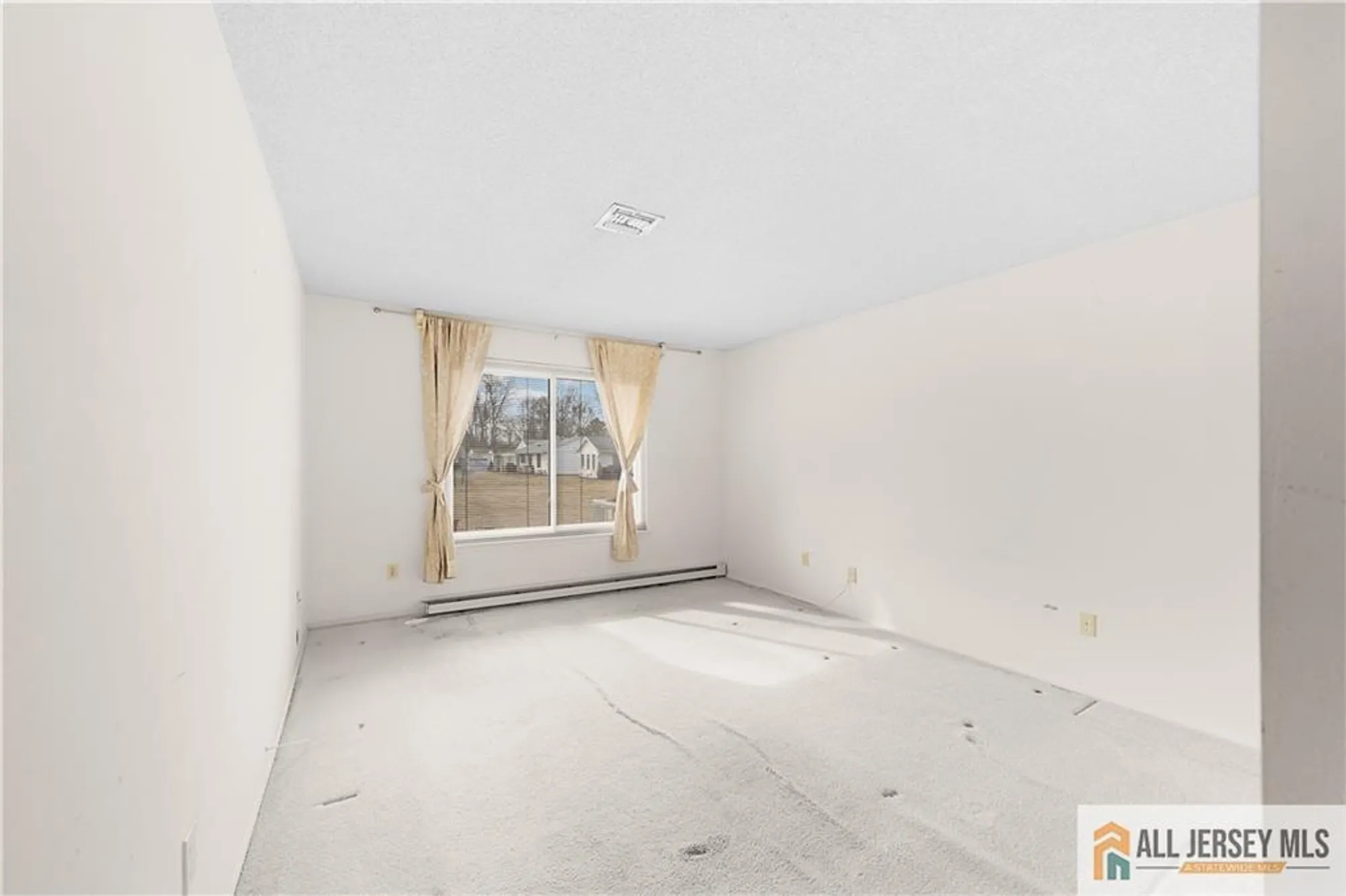 Property Slideshow image 21 of 33 | 40 haddon rd 40b, Monroe, NJ, 08831