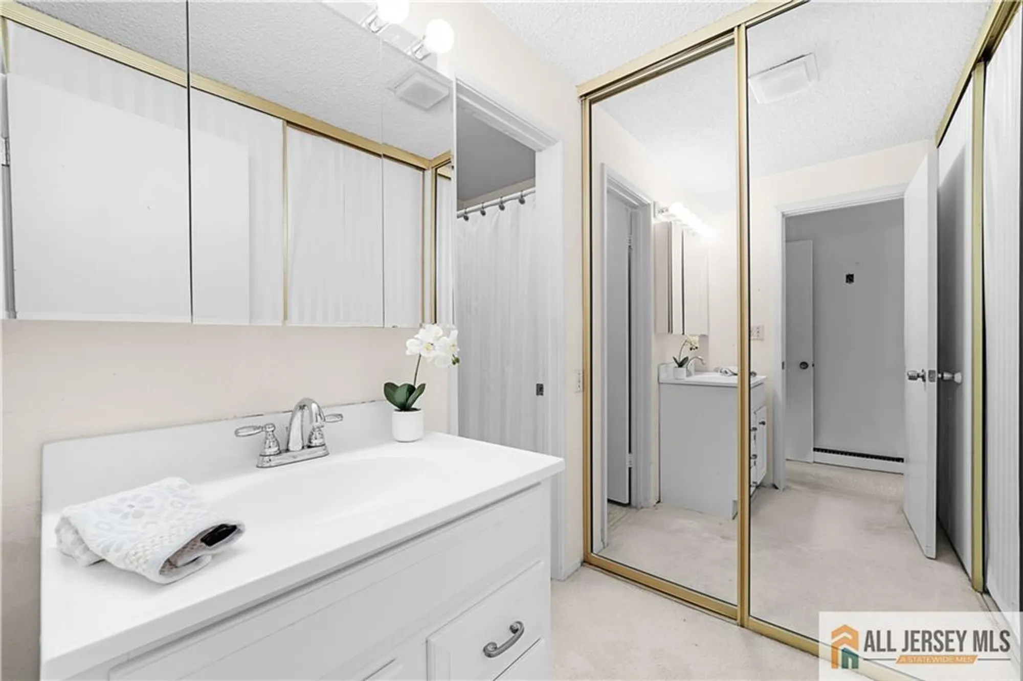 Property Slideshow image 14 of 33 | 40 haddon rd 40b, Monroe, NJ, 08831