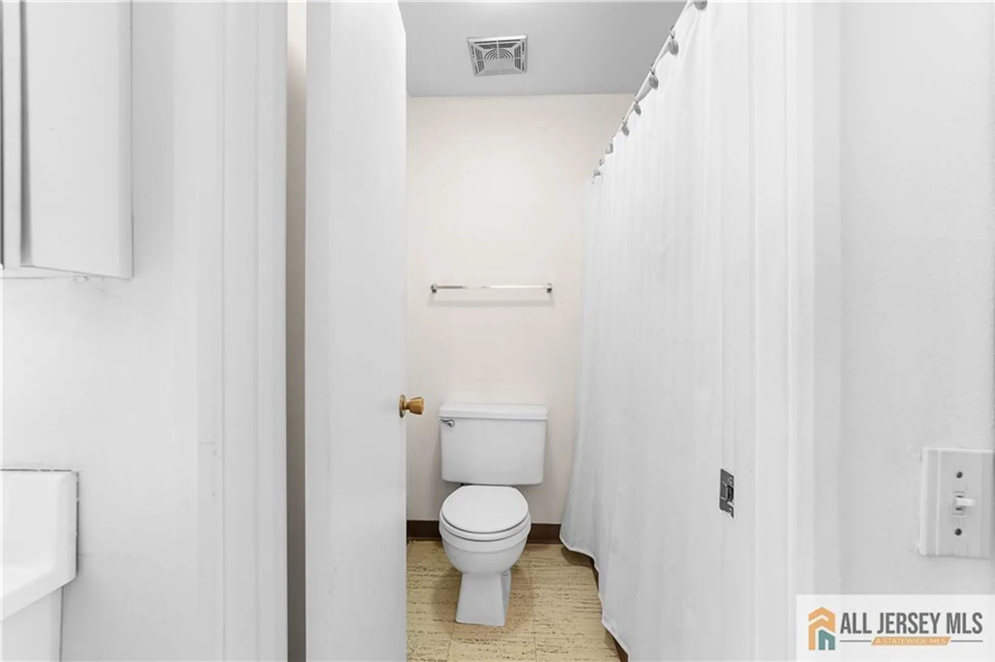 Property Slideshow image 15 of 33 | 40 haddon rd 40b, Monroe, NJ, 08831
