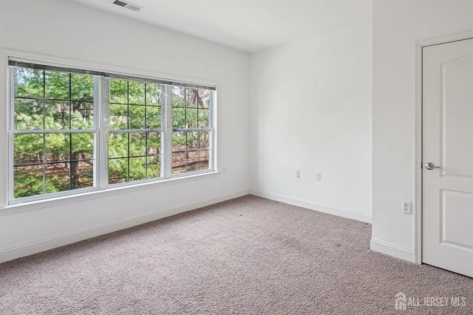 Property Slideshow image 14 of 25 | 5213 falston cir # 13, Old Bridge, NJ, 08857