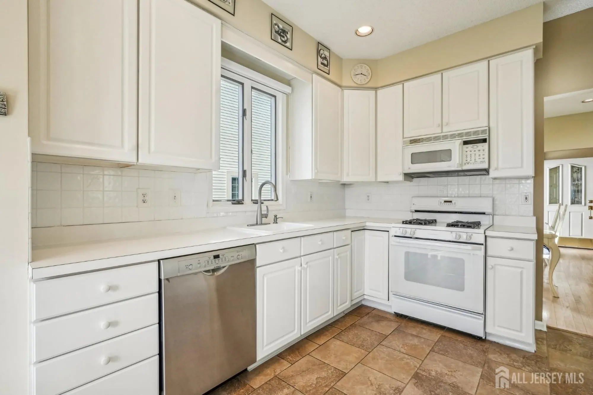 Property Slideshow image 5 of 26 | 109 leeds ln, Monroe, NJ, 08831