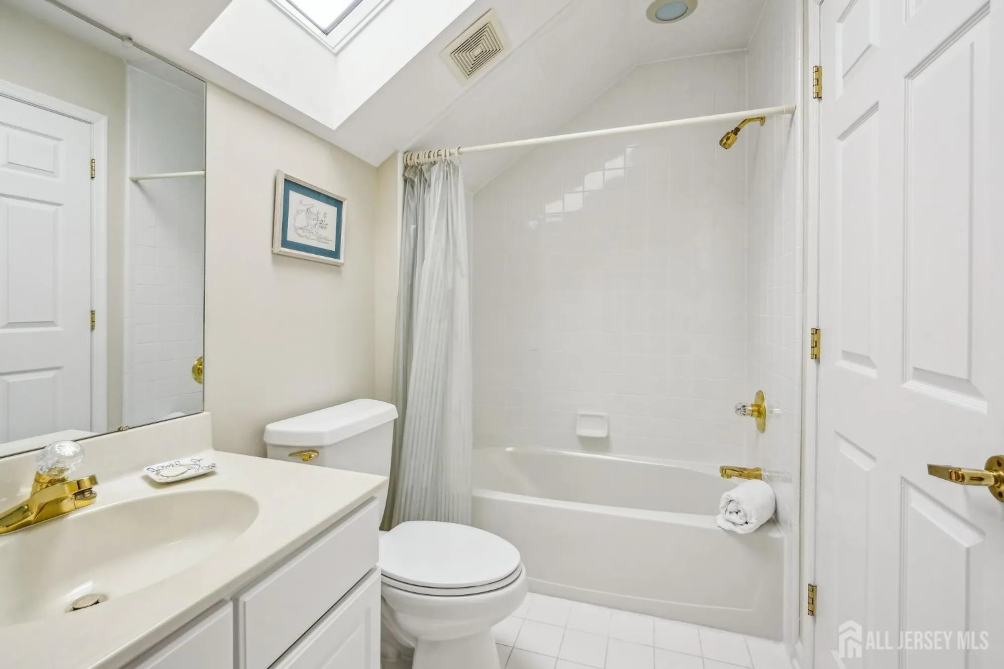 Property Slideshow image 16 of 26 | 109 leeds ln, Monroe, NJ, 08831
