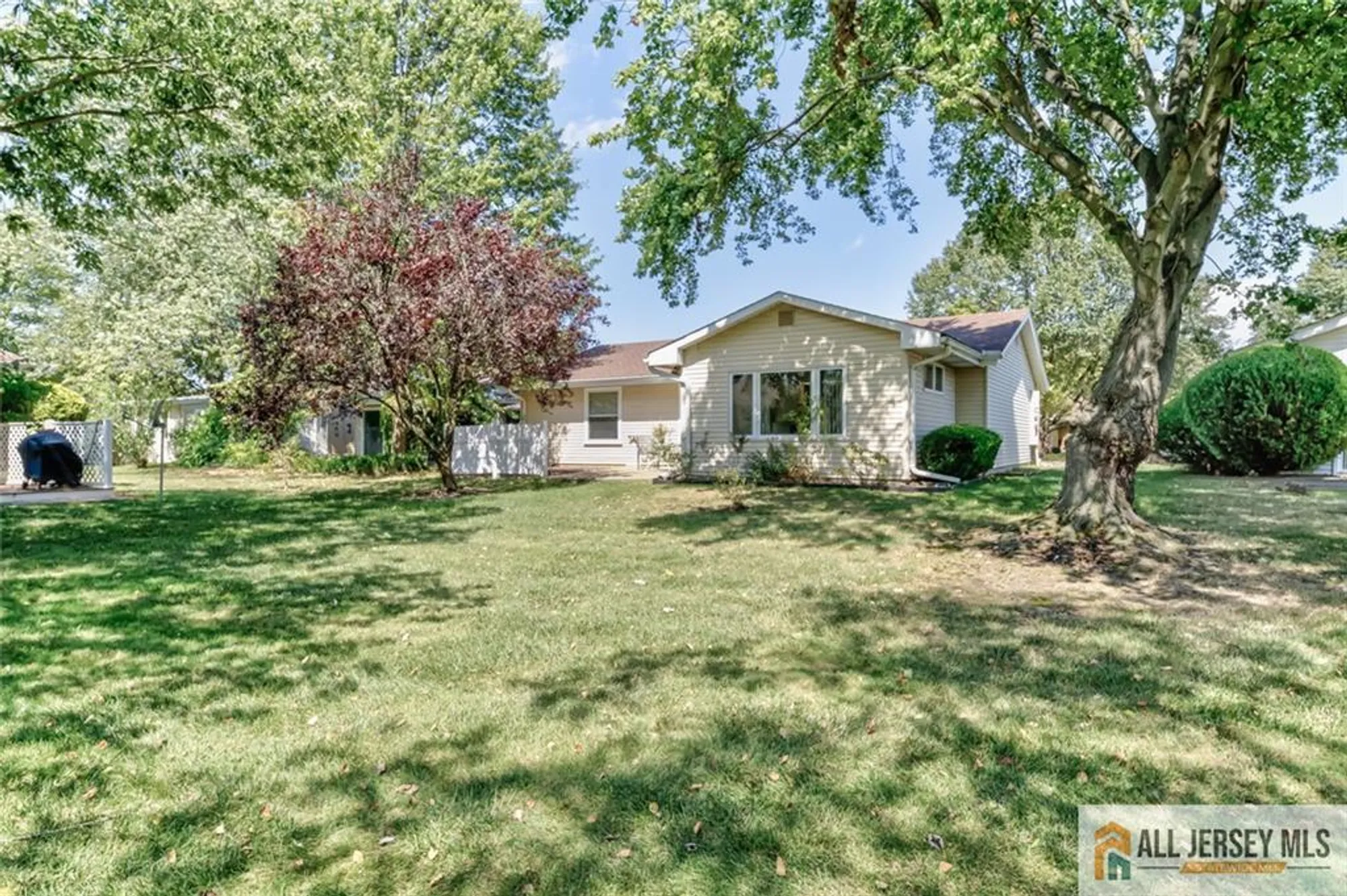 Property Slideshow image 30 of 41 | 301 yardley dr a, Monroe, NJ, 08831