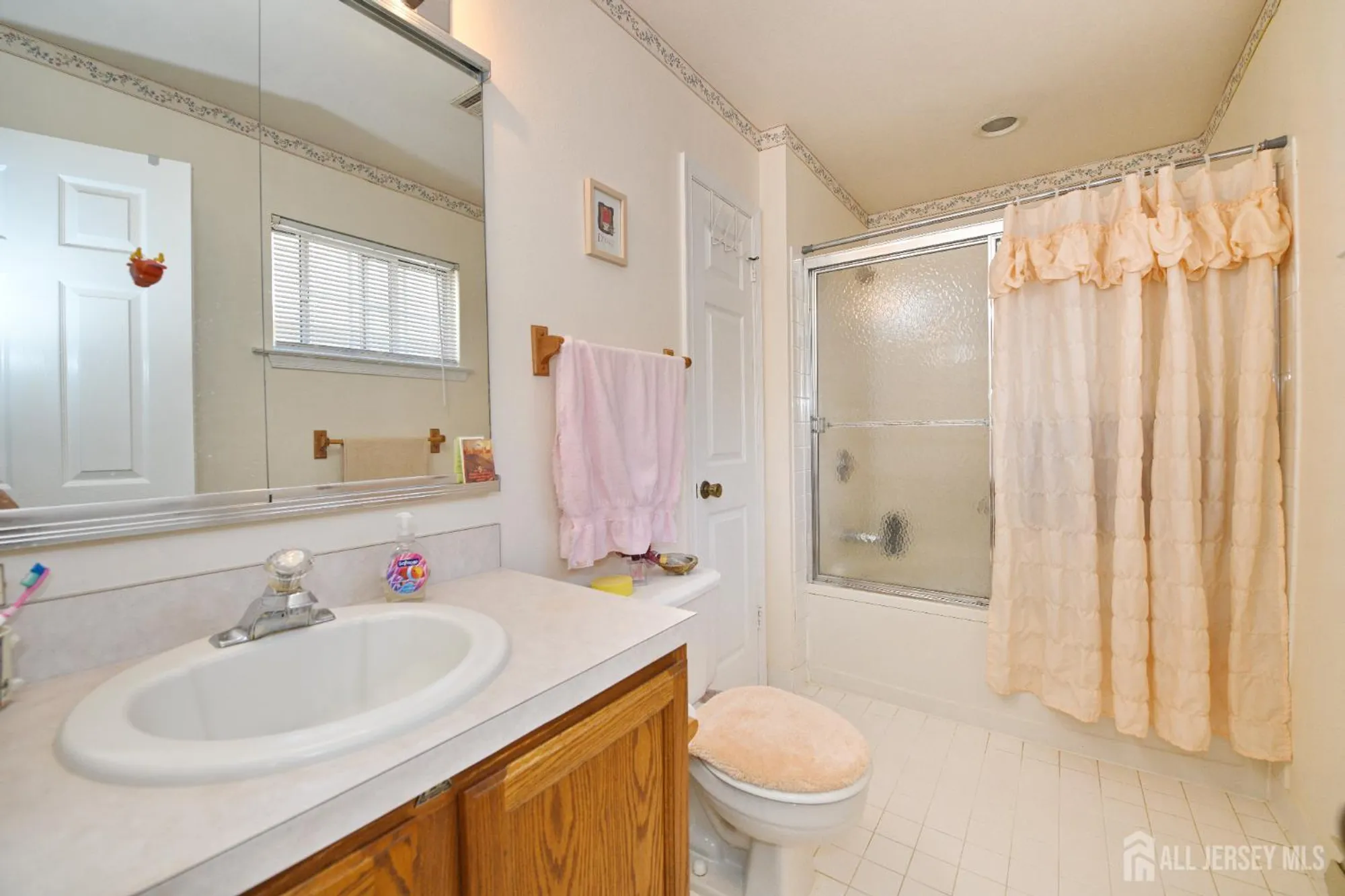 Property Slideshow image 17 of 25 | 661 azalea plz c, Monroe, NJ, 08831