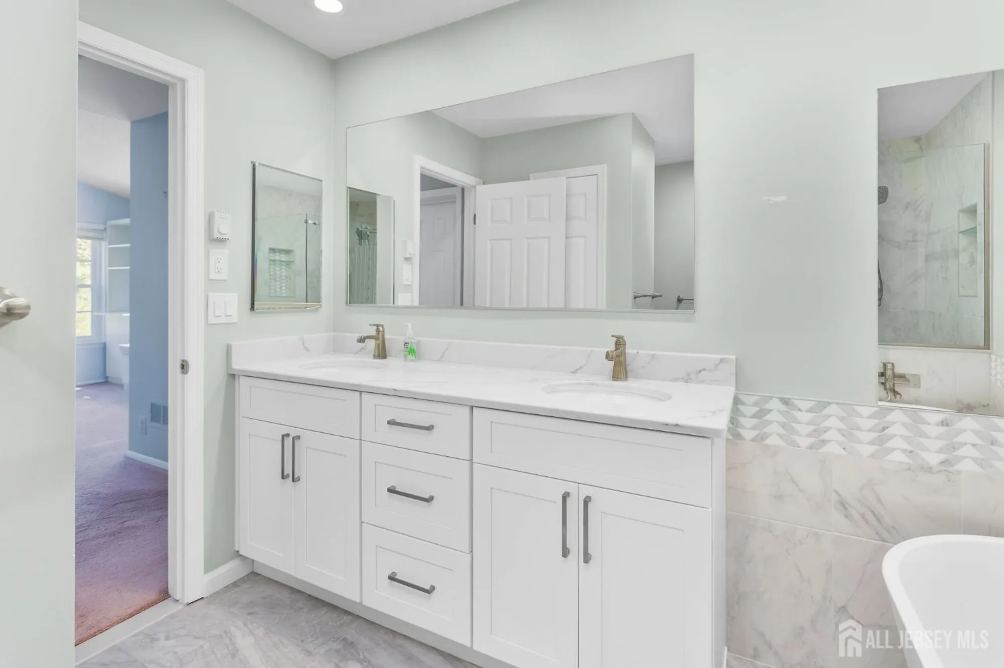 Property Slideshow image 22 of 31 | 35 edinburgh dr c, Monroe, NJ, 08831