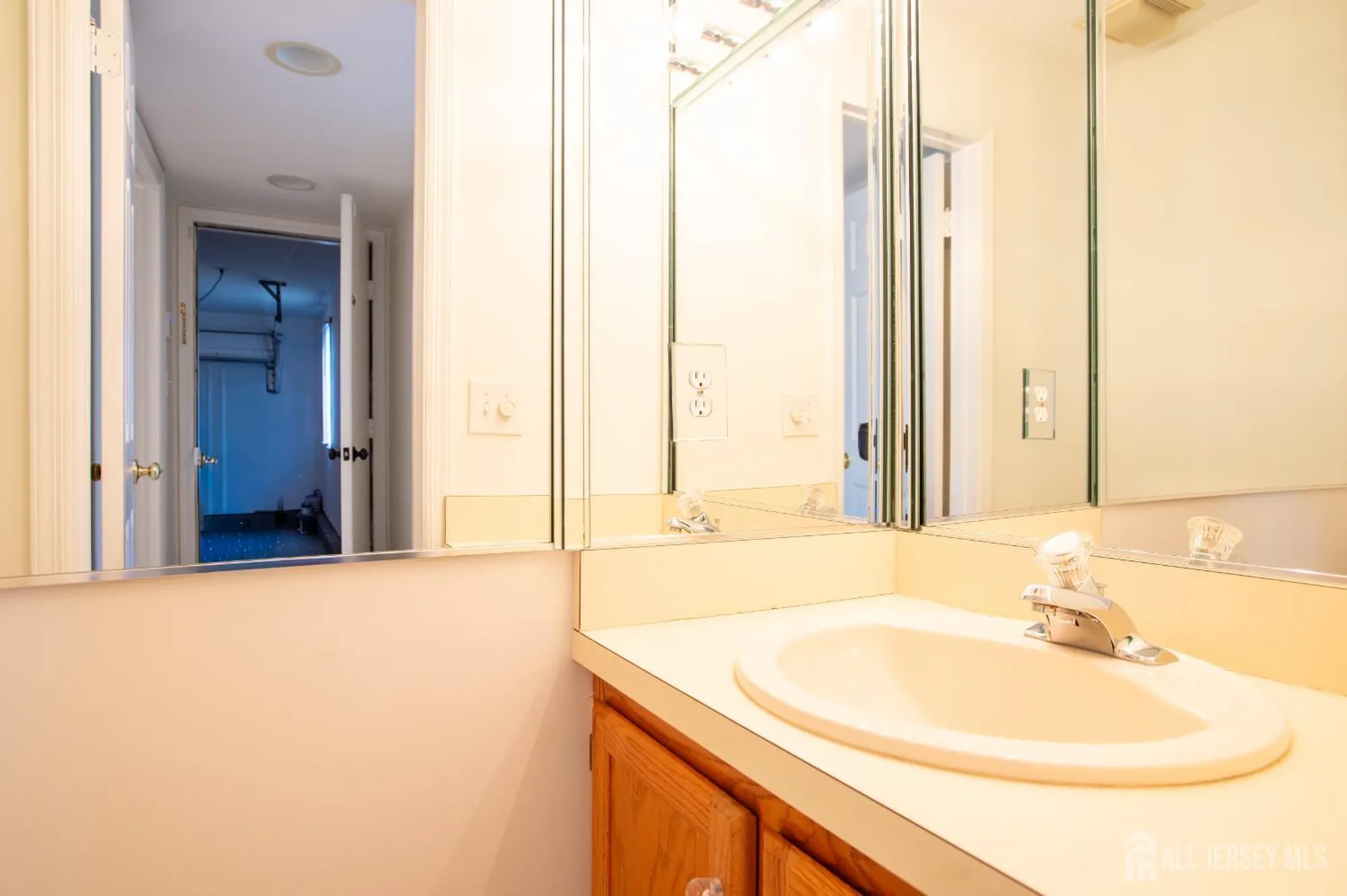 Property Slideshow image 23 of 36 | 69a winthrop rd, Monroe, NJ, 08831