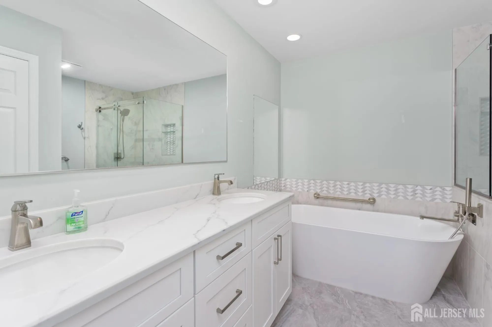 Property Slideshow image 20 of 31 | 35 edinburgh dr c, Monroe, NJ, 08831